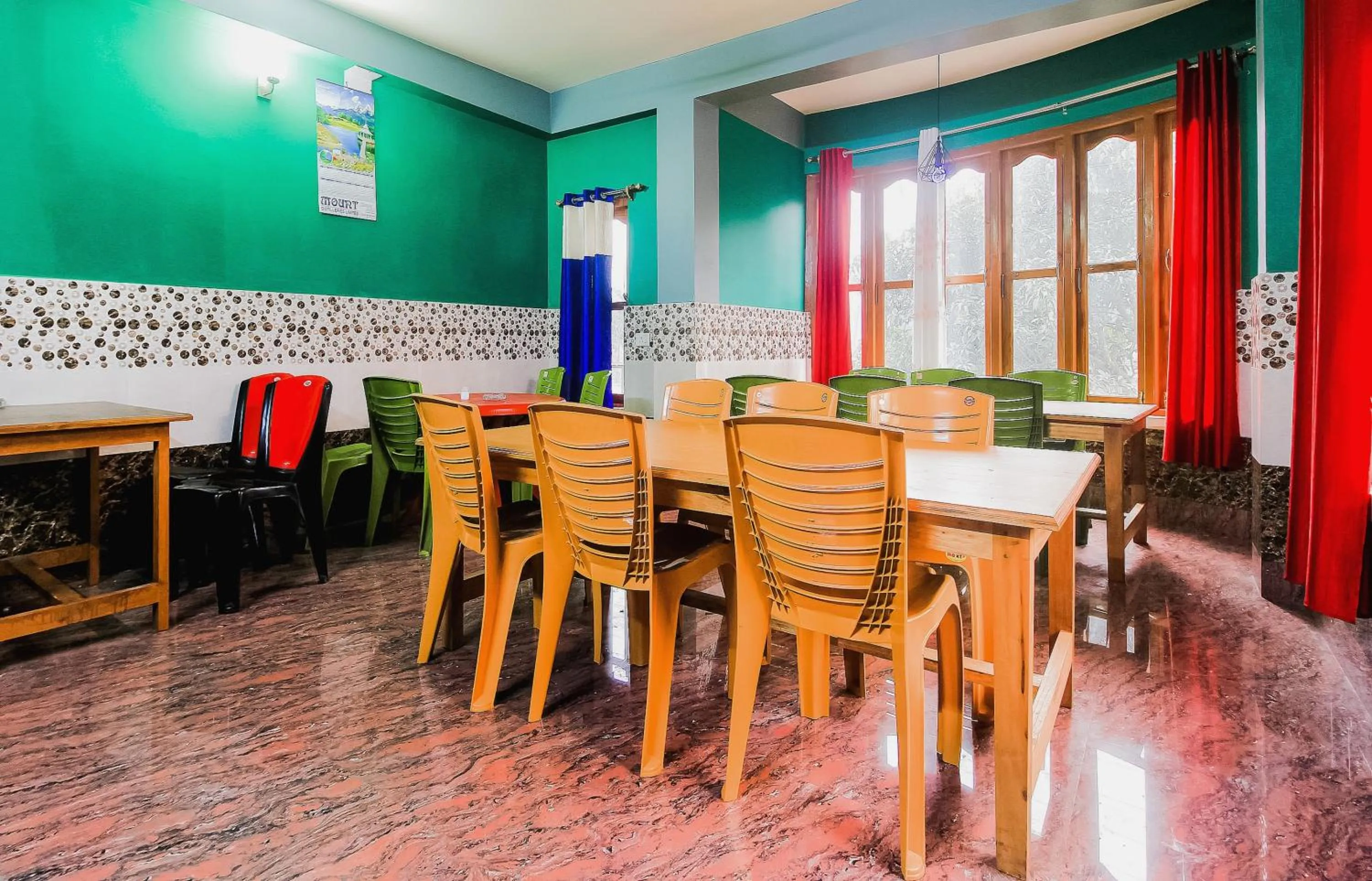 Restaurant/places to eat in Hotel O Jwajalapa Homestay
