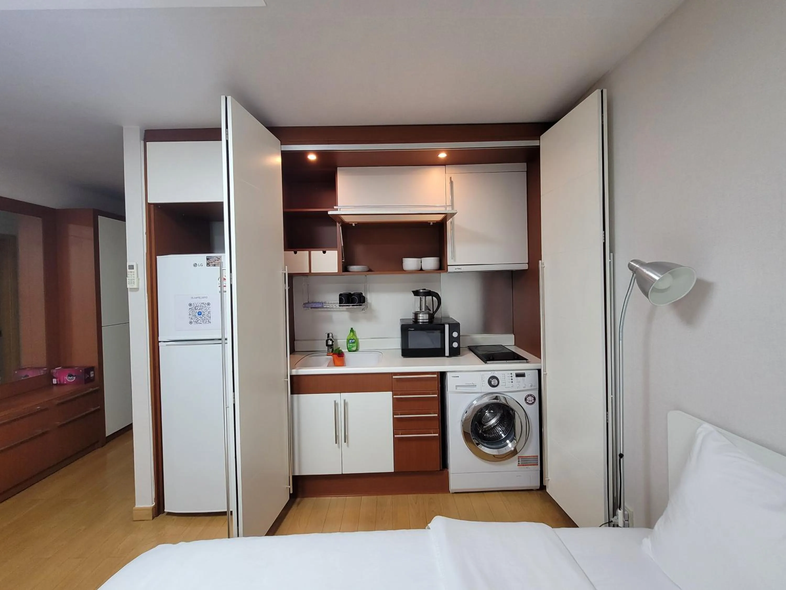 Photo of the whole room in SHseoul