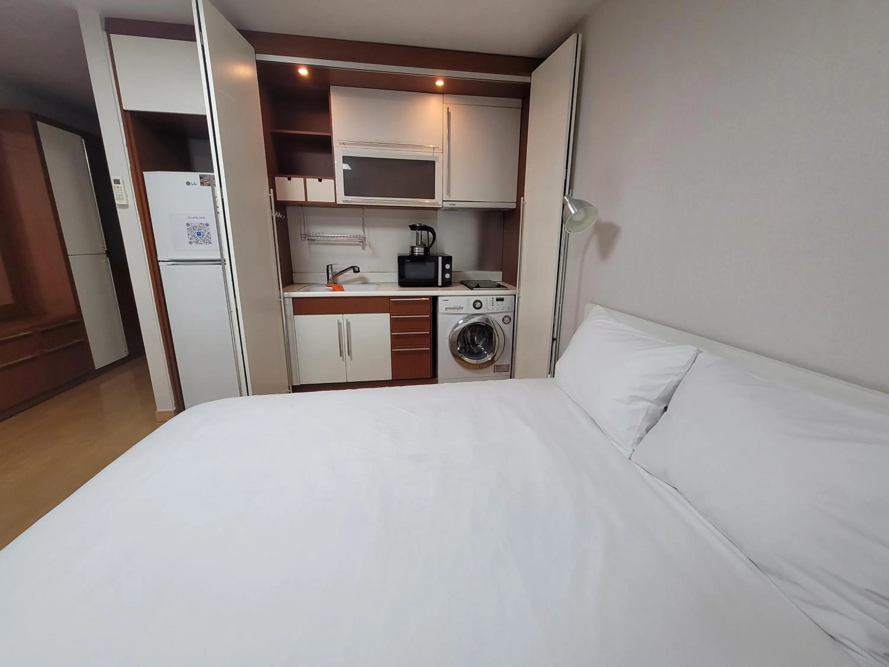 kitchen, Bed in SHseoul
