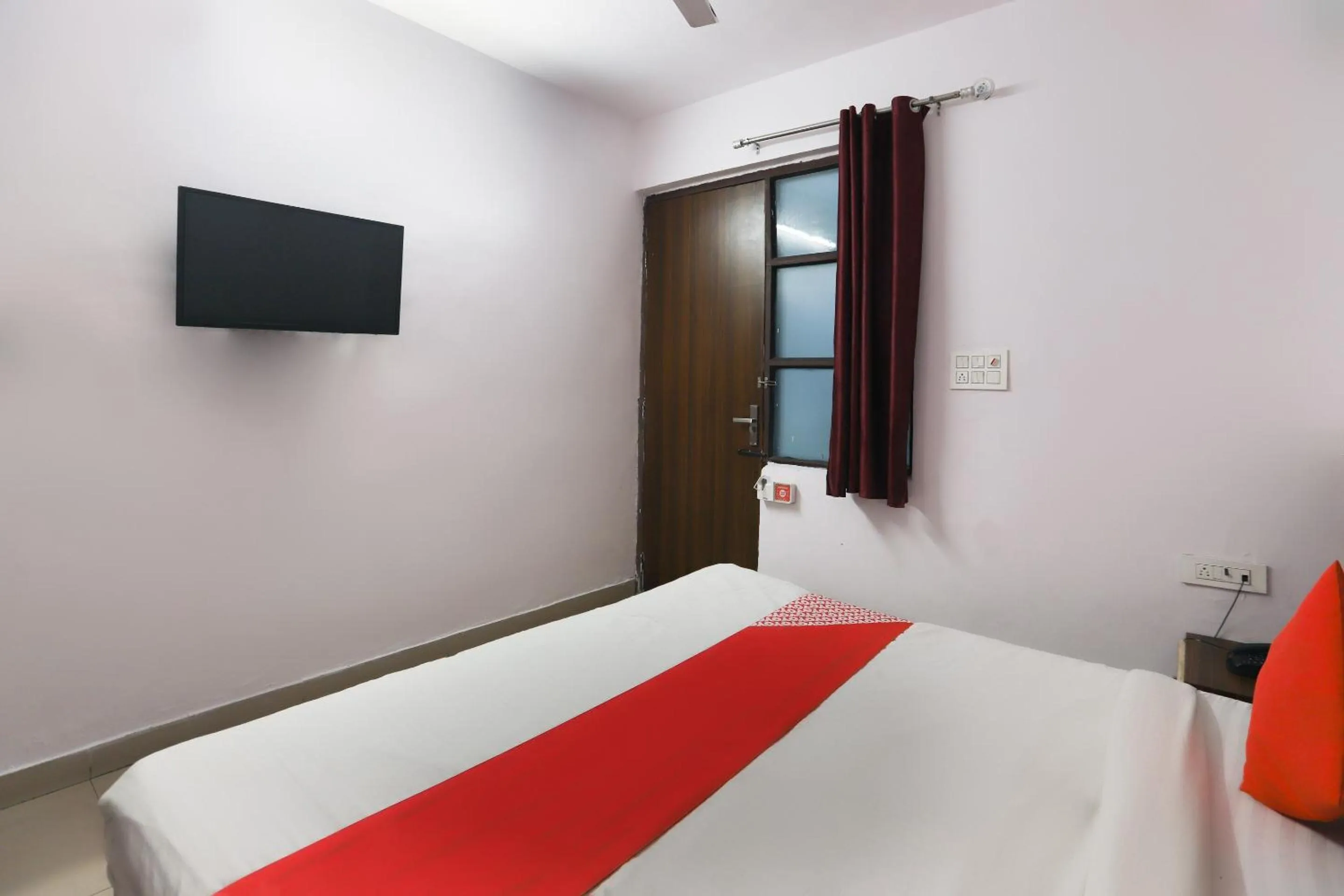 Lobby or reception in Hotel O Noida Villa