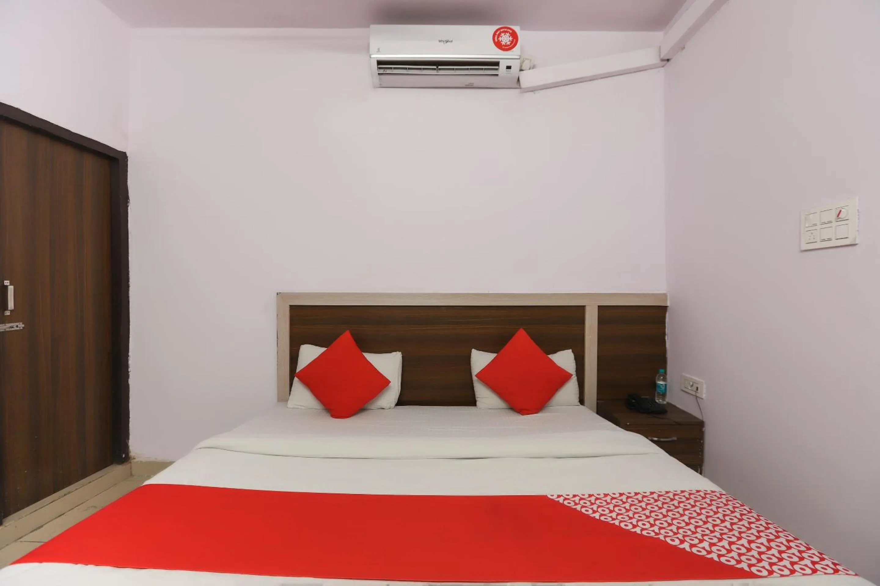 Bedroom in Hotel O Noida Villa