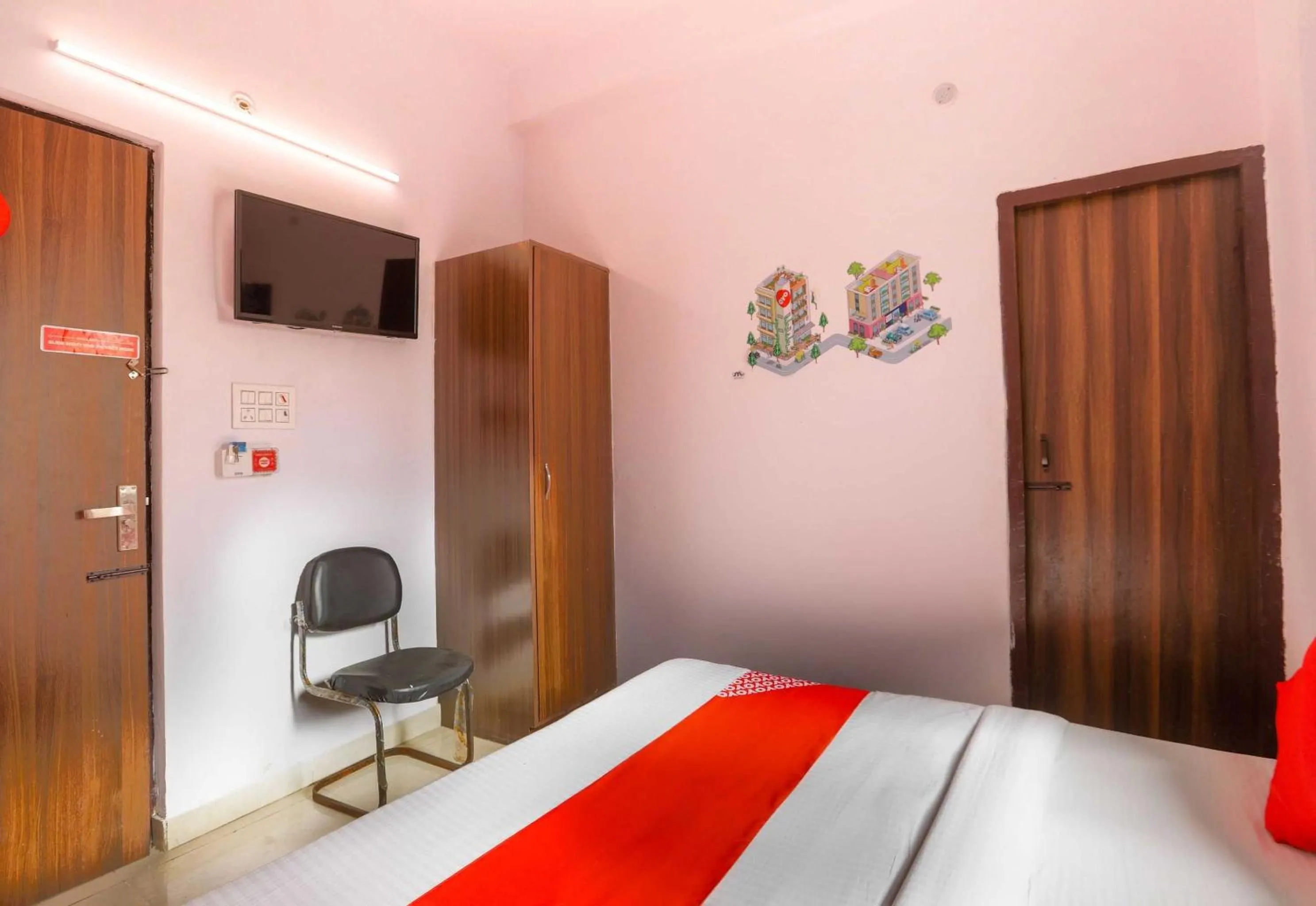 Bedroom in Hotel O Noida Villa