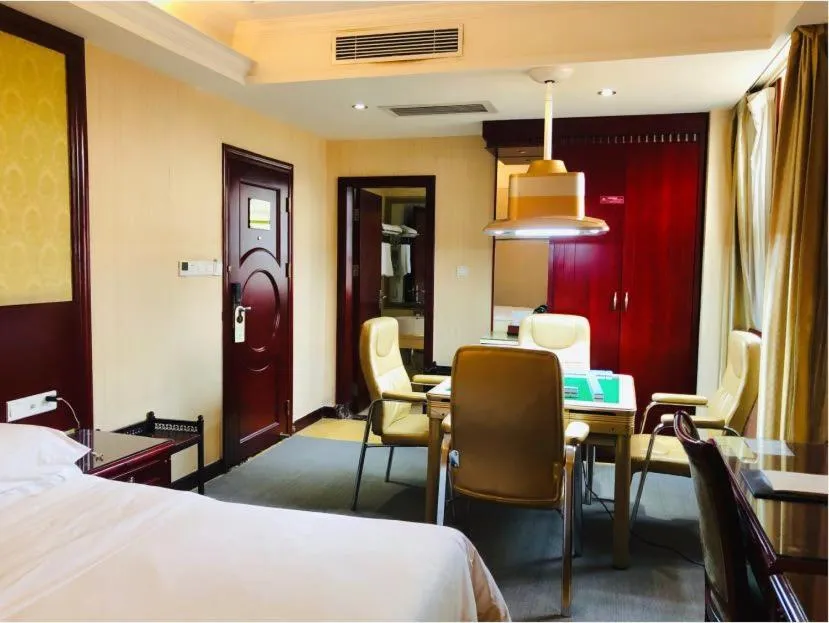 Bed in Vienna Hotel Zhongkai Road Branch