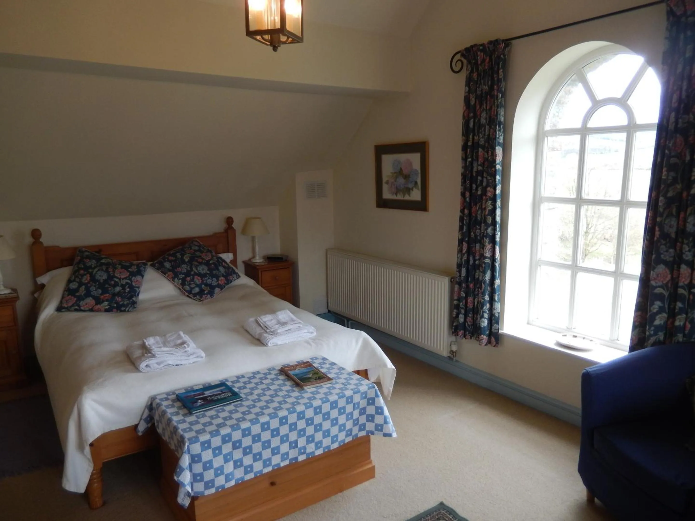 Bedroom, Bed in Alltybrain Farm Cottages