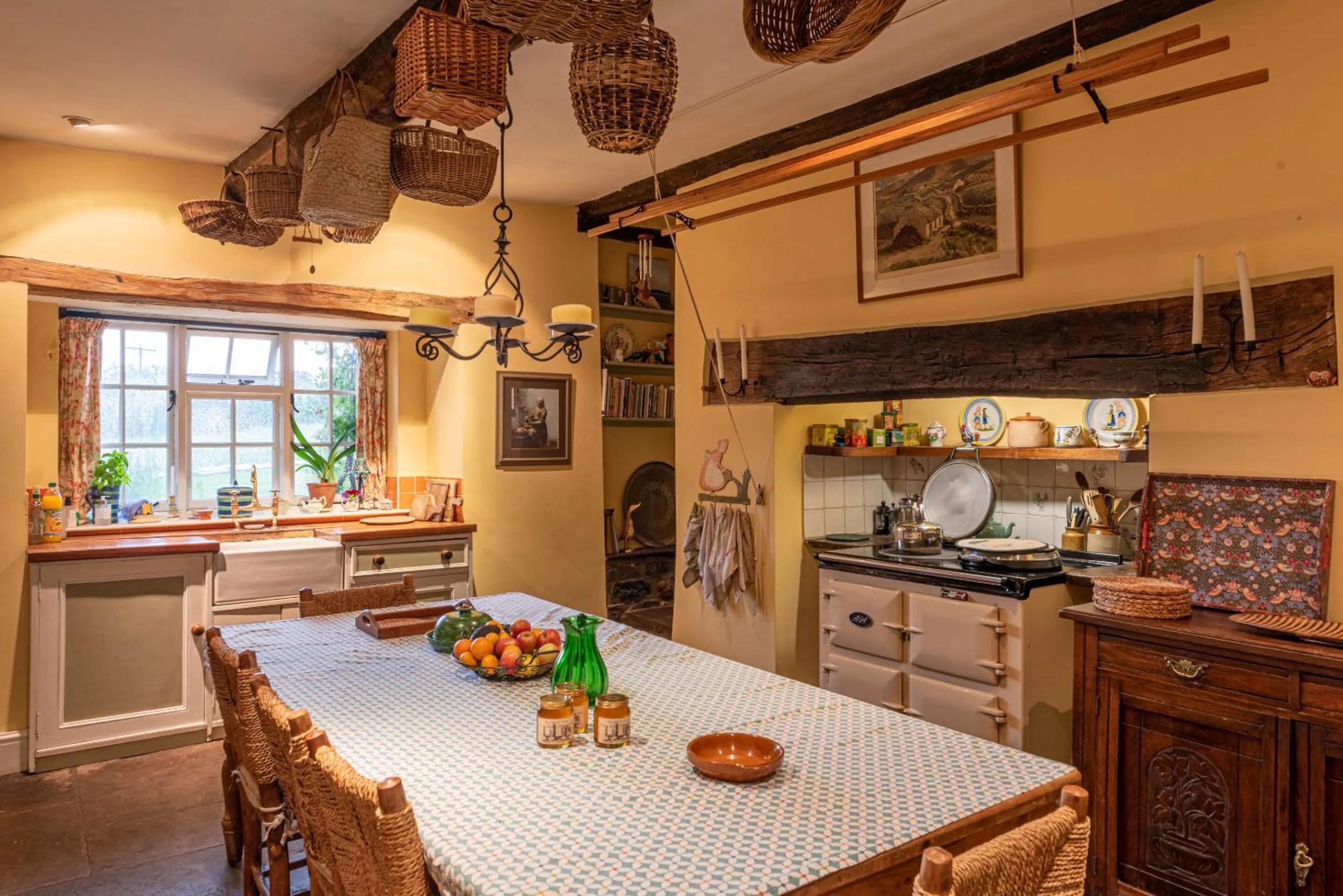 Kitchen or kitchenette in Alltybrain Farm Cottages