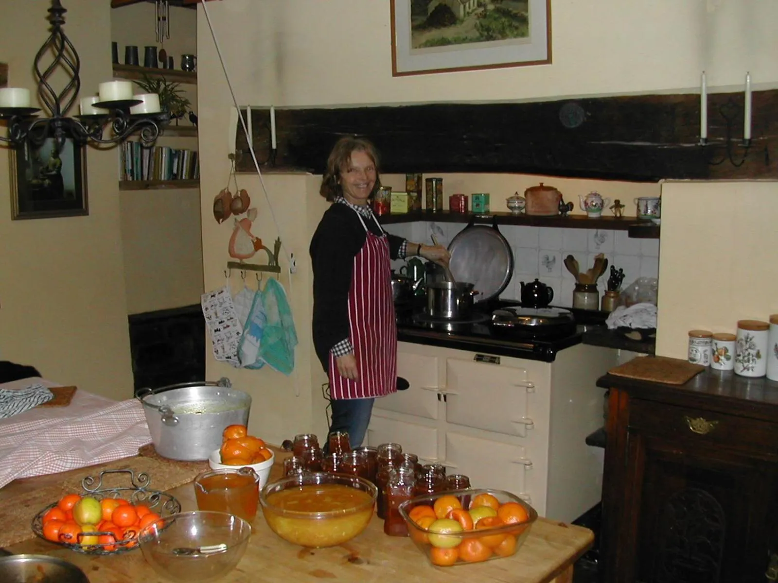 Kitchen or kitchenette in Alltybrain Farm Cottages