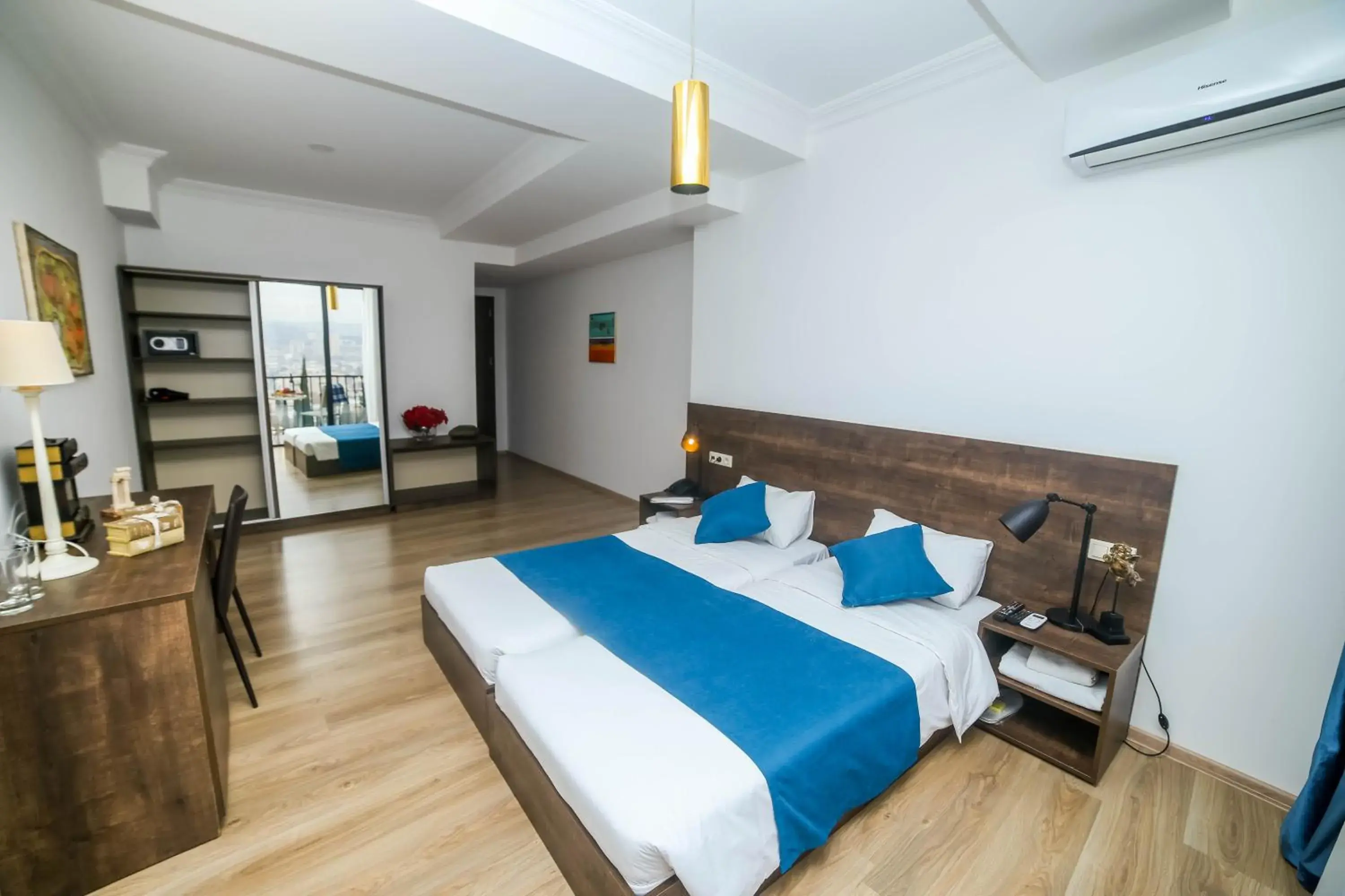 Double Room with Balcony in Tbilisi View Hotel Double Room with Balcony in Tbilisi View Hotel