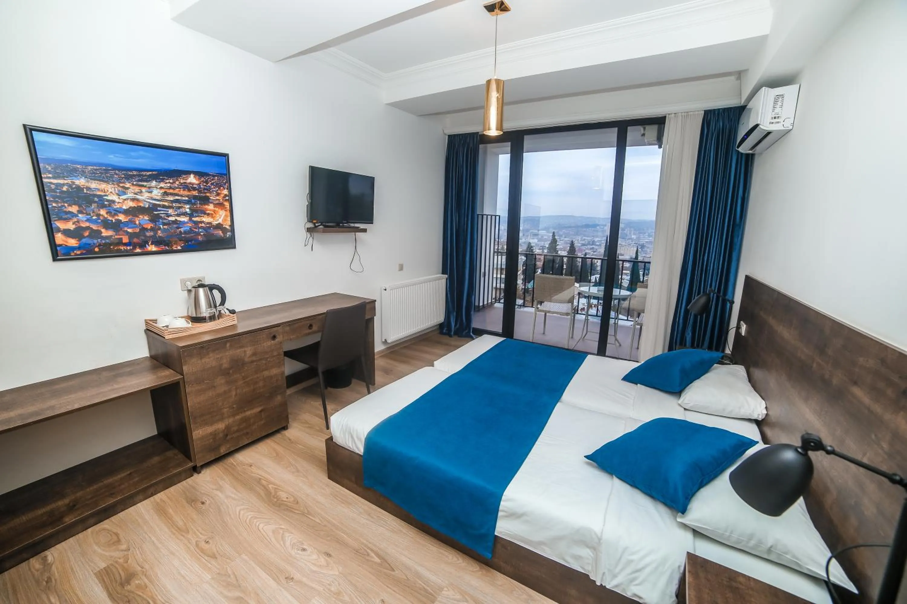 TV and multimedia, Bed in Tbilisi View Hotel