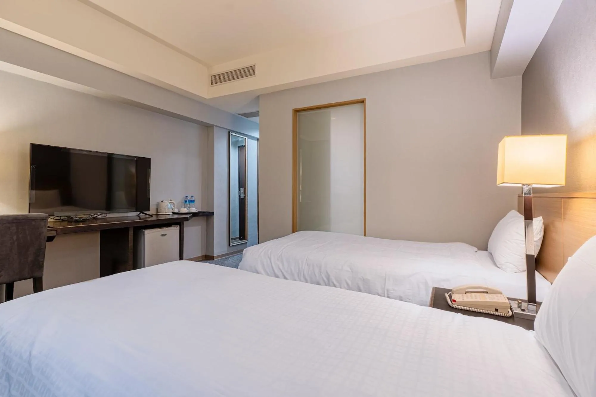 bunk bed, Bed in Guide Hotel Taipei Chongqing