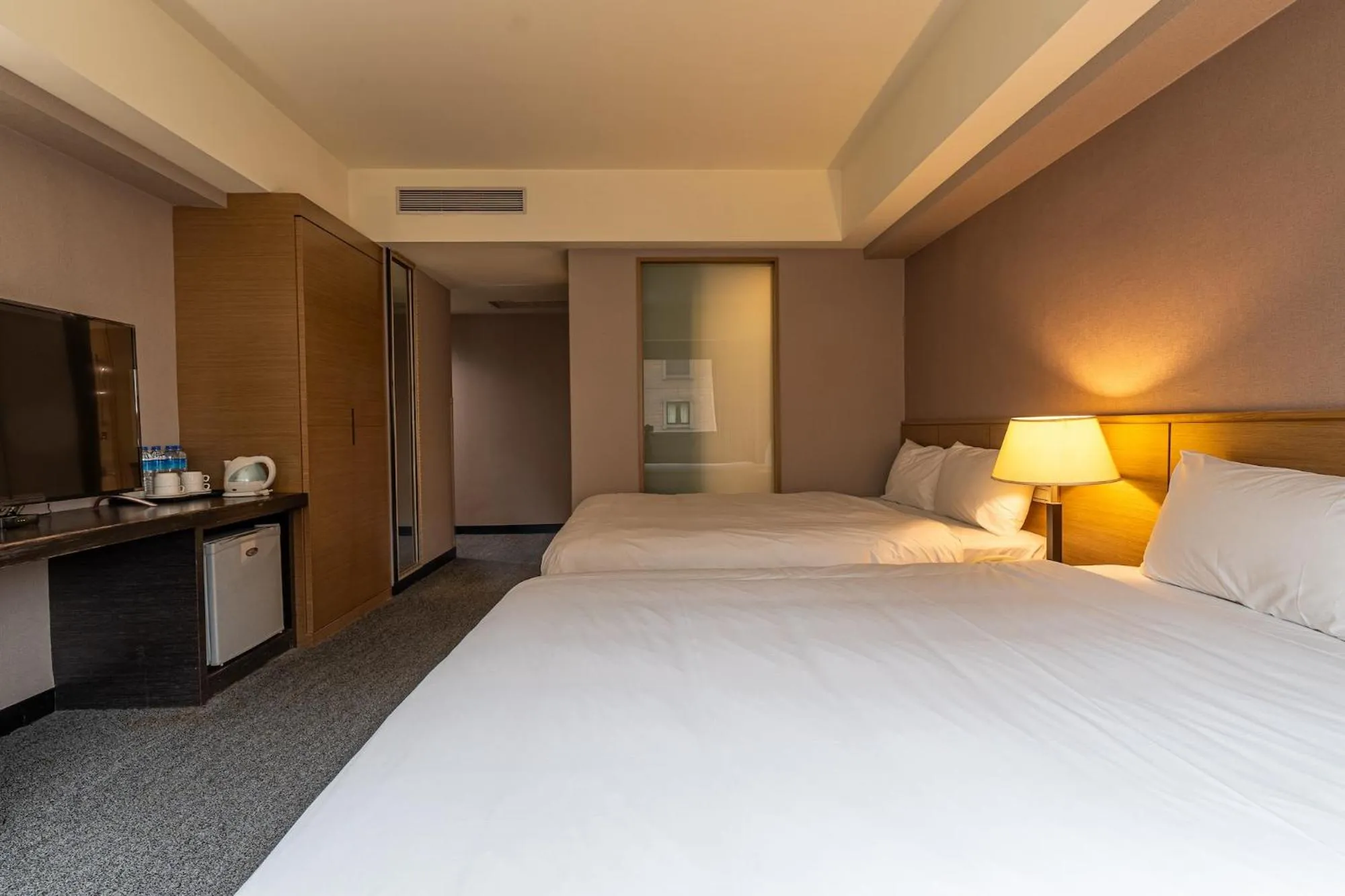 bunk bed, Bed in Guide Hotel Taipei Chongqing