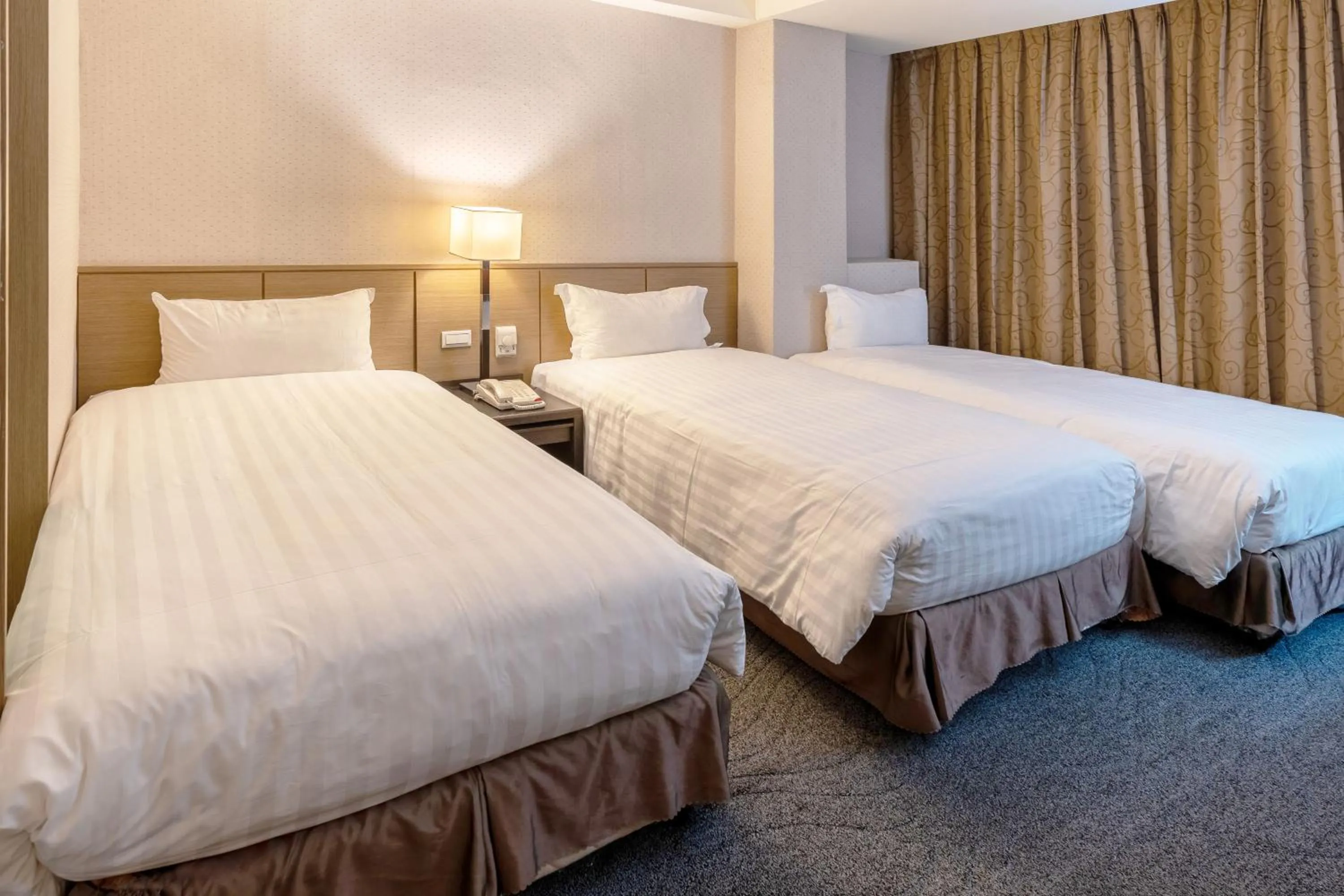 Bed in Guide Hotel Taipei Chongqing