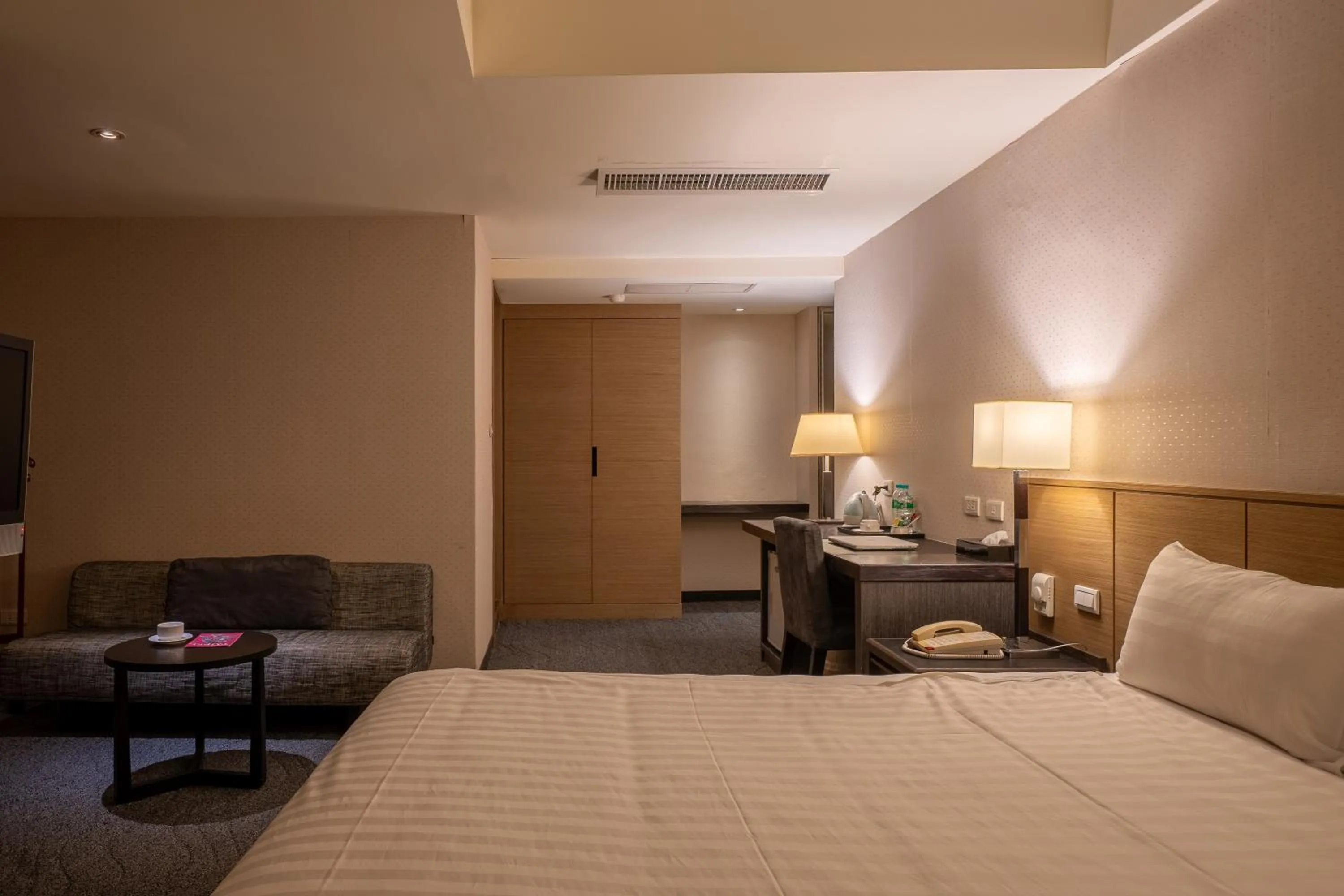 Bed in Guide Hotel Taipei Chongqing