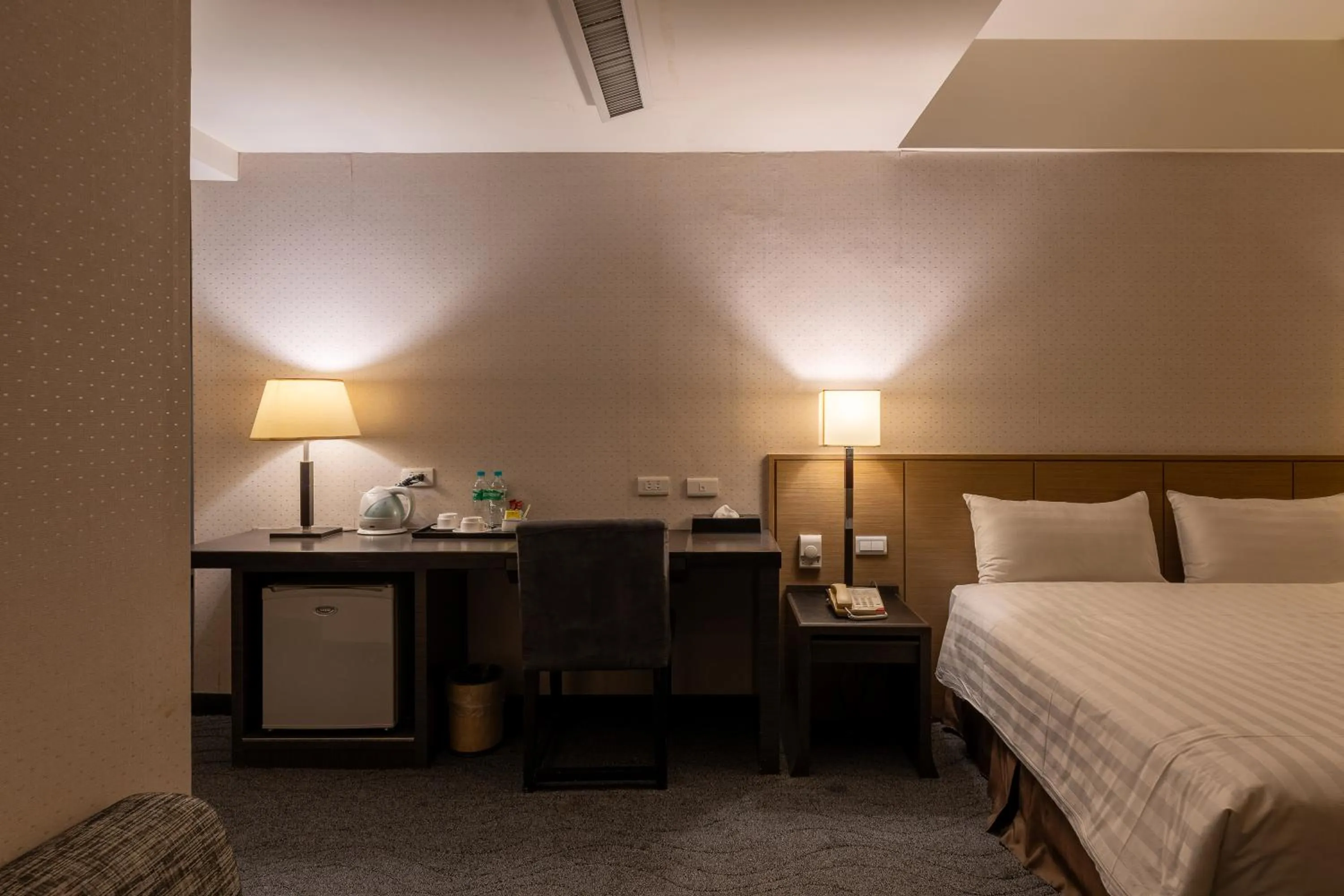 Bed in Guide Hotel Taipei Chongqing