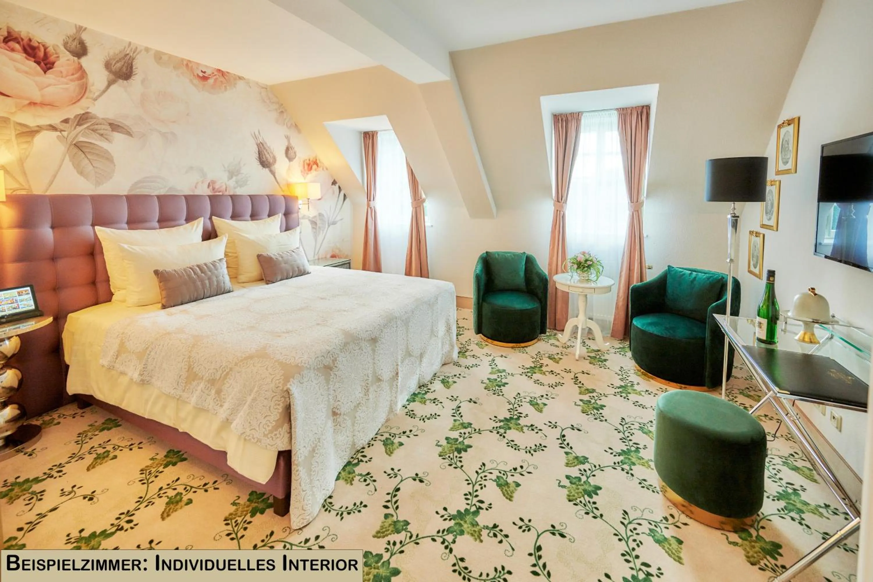 Photo of the whole room, Bed in Weinromantikhotel Richtershof