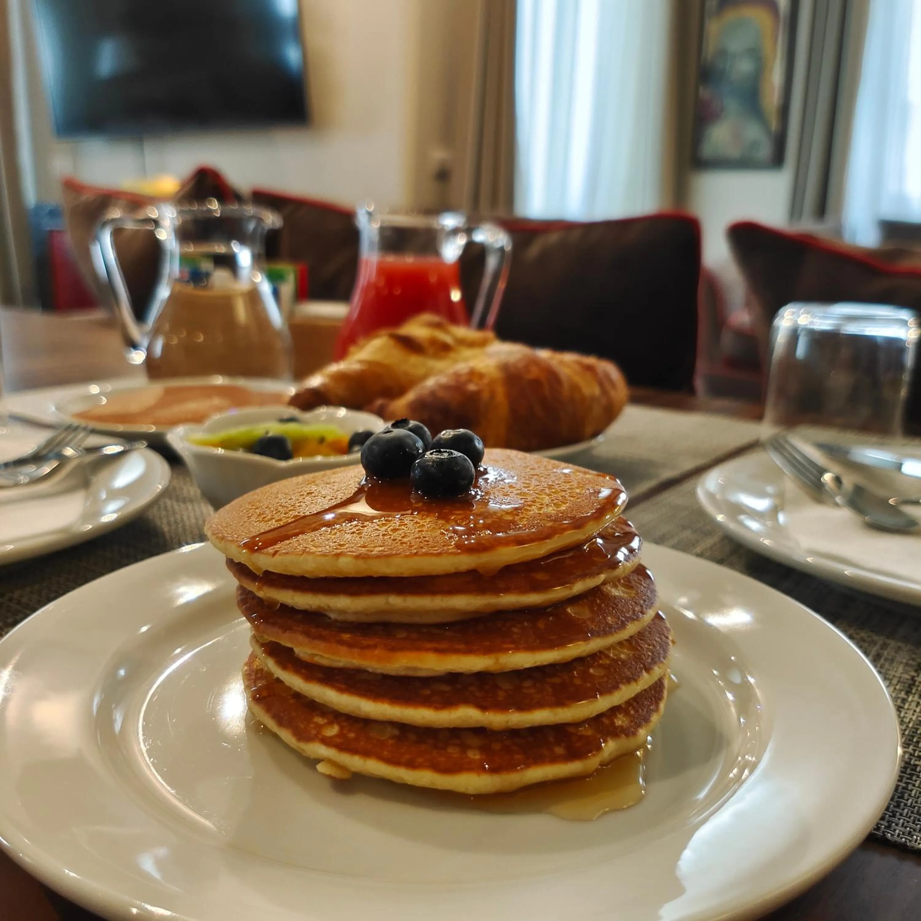 Breakfast in Ada Home