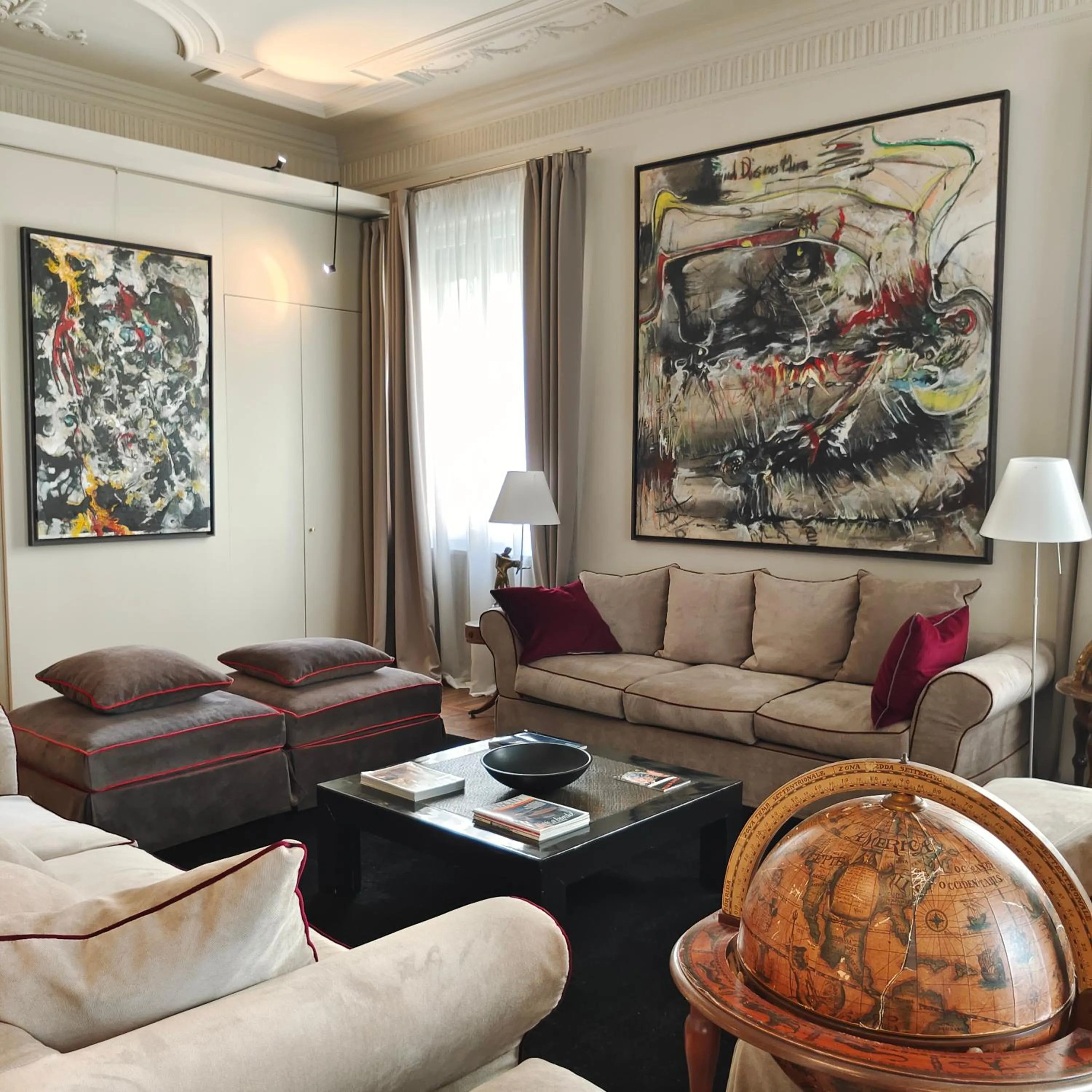 Living room in Ada Home