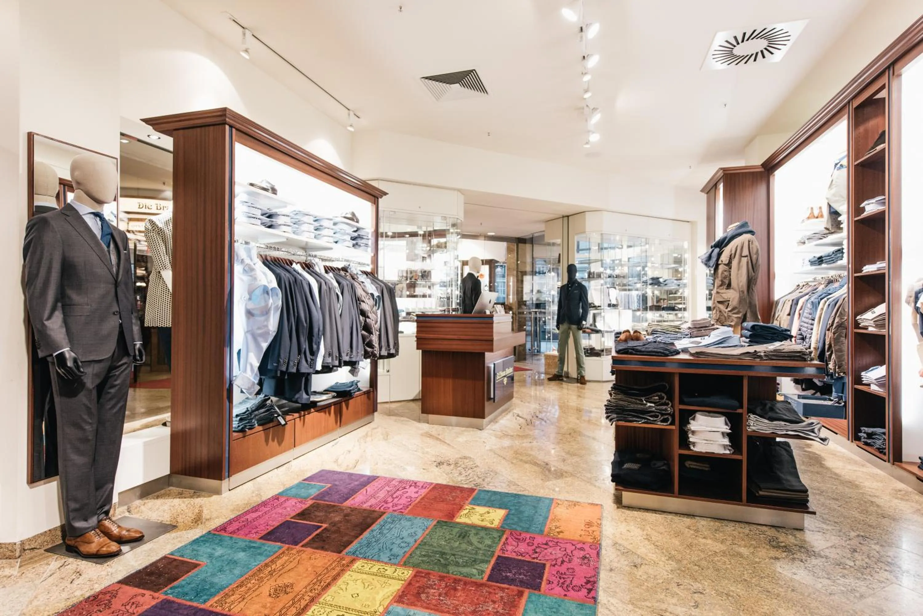 On-site shops in GRAND ELYSEE Hamburg