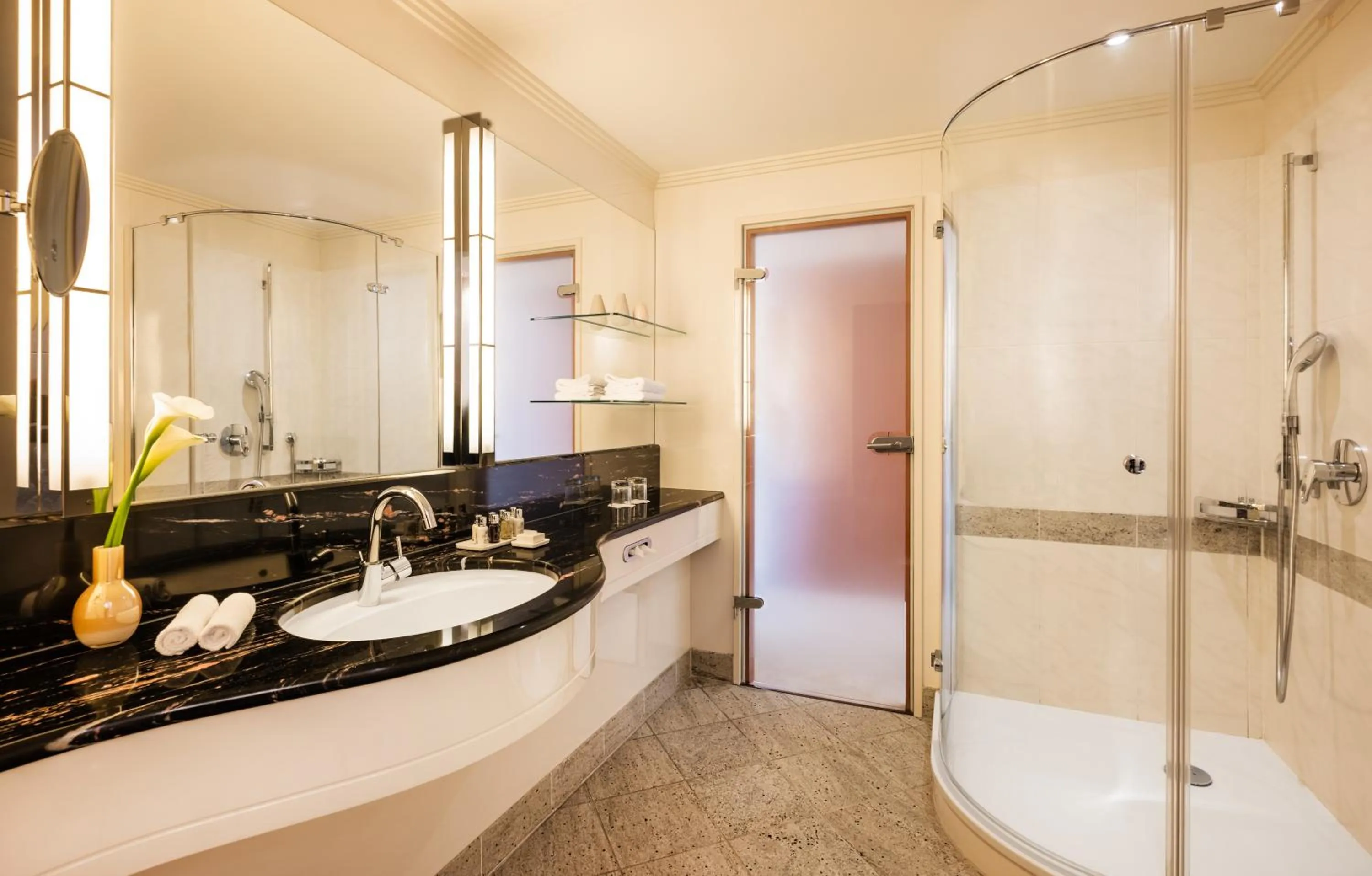 GRAND ELYSEE Hamburg