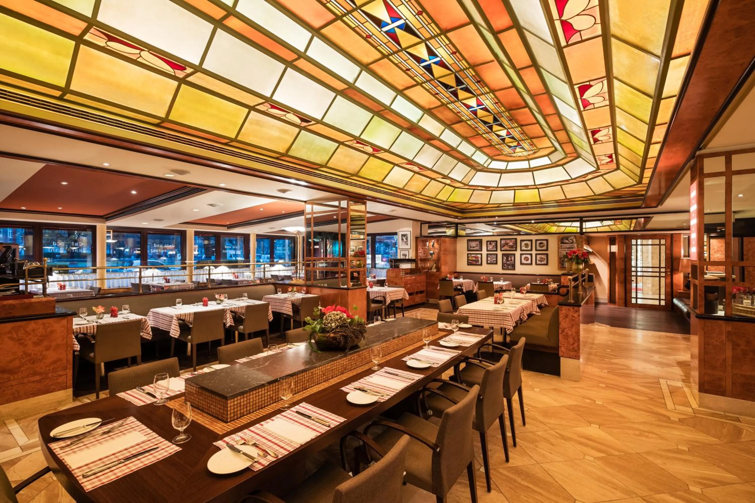 GRAND ELYSEE Hamburg