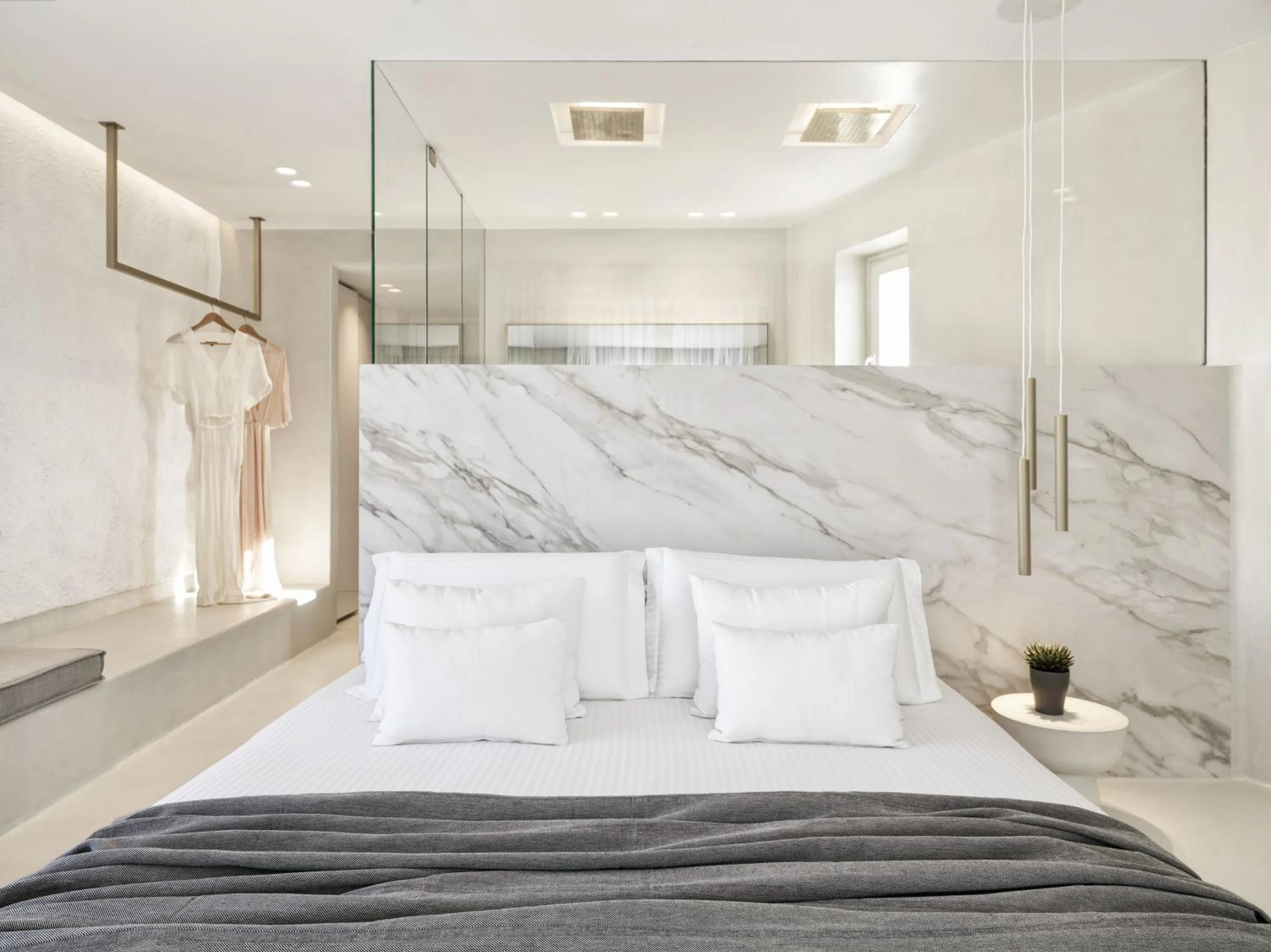 Shower, Bed in Mykonos Earth Suites