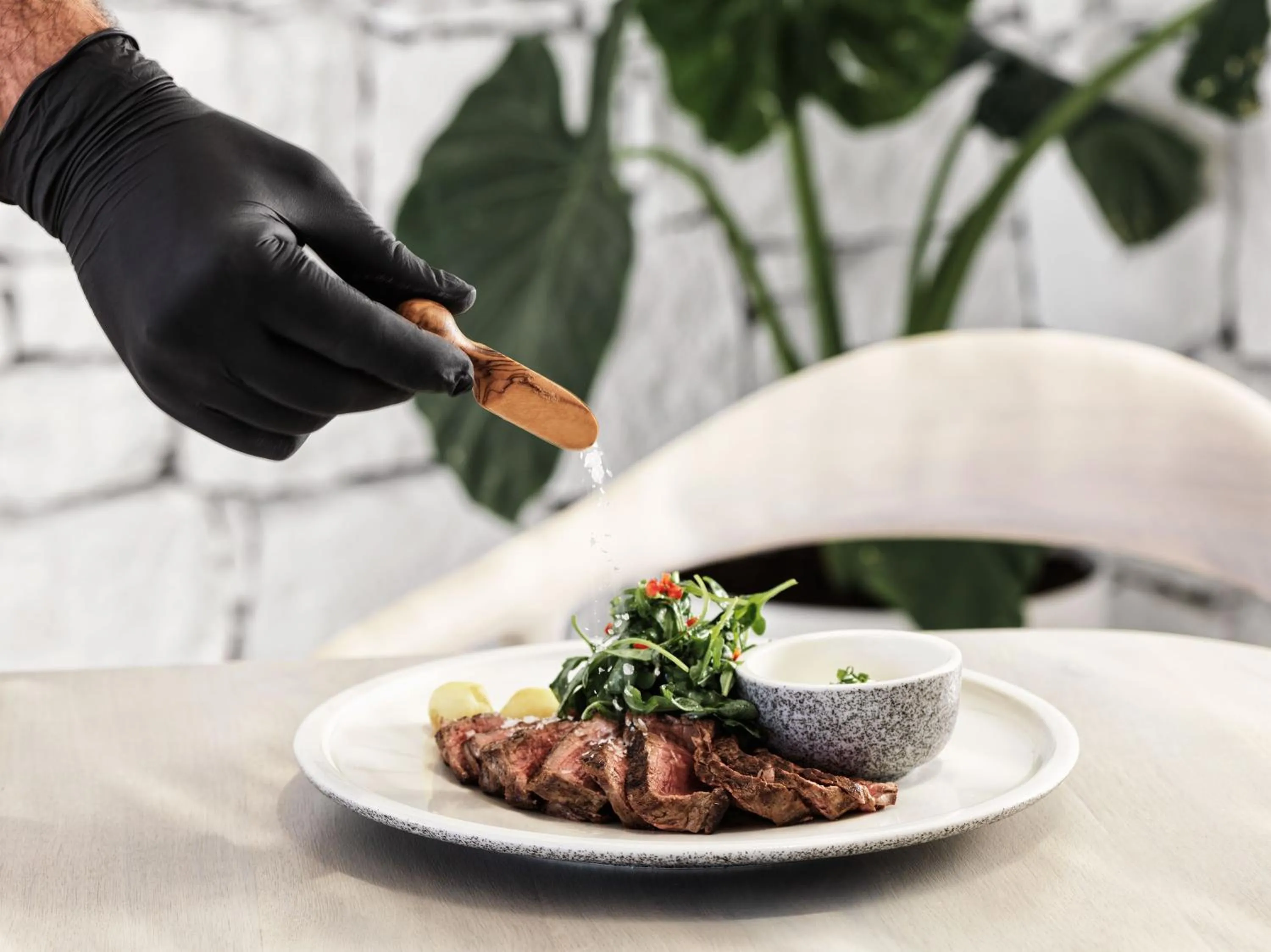 Restaurant/places to eat in Mykonos Earth Suites