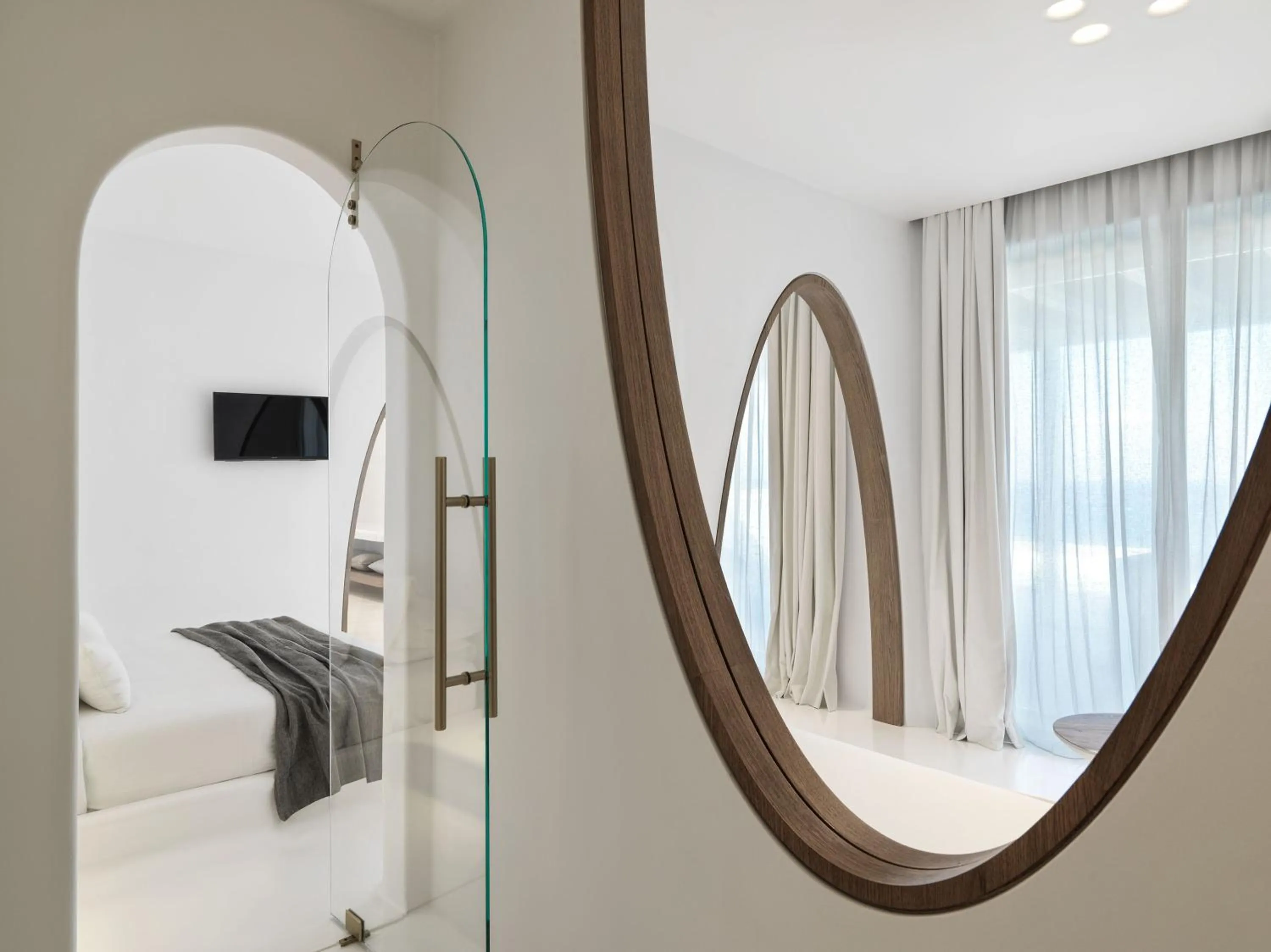 Bathroom, Bed in Mykonos Earth Suites