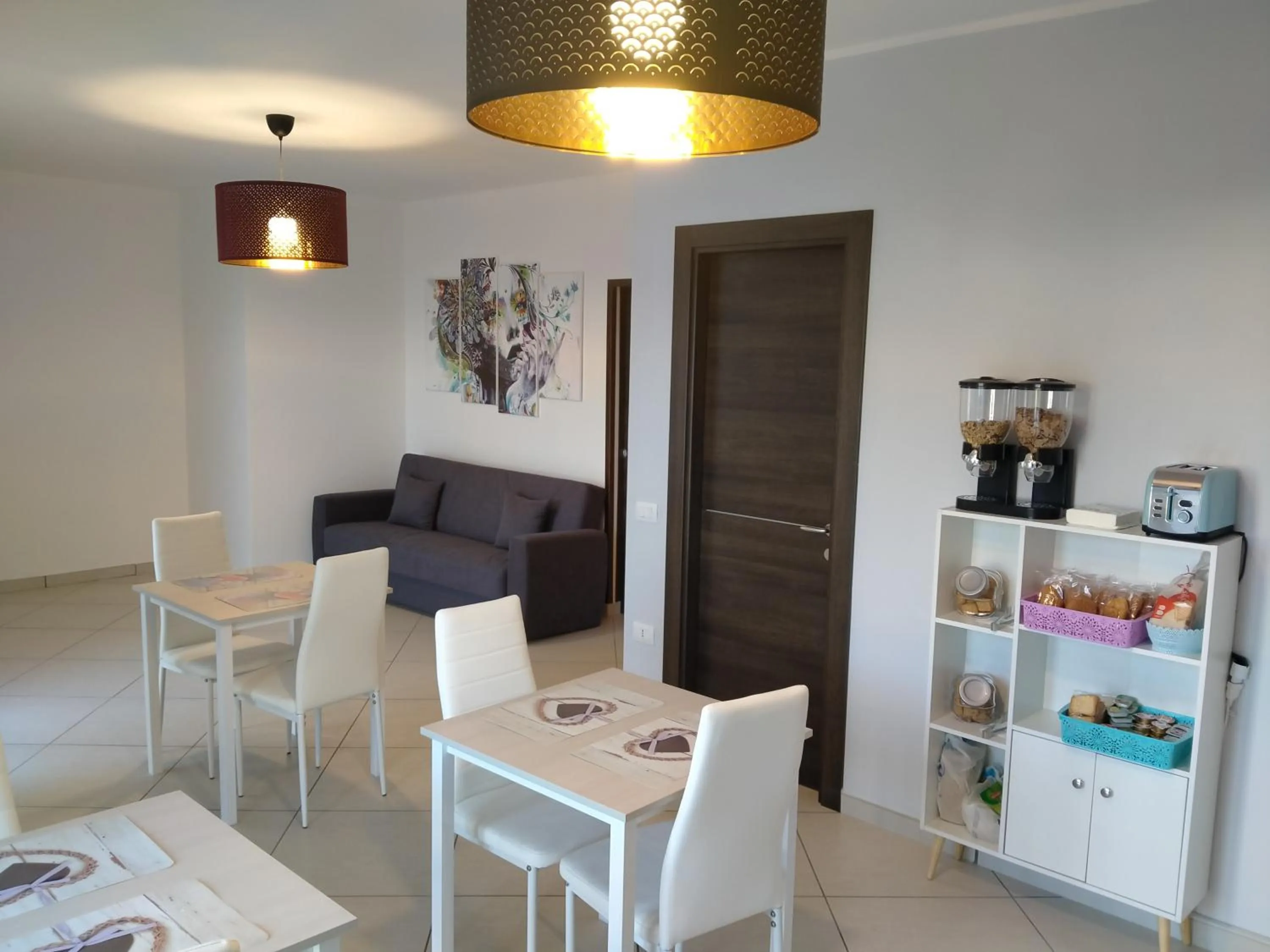 Breakfast in B&B White One