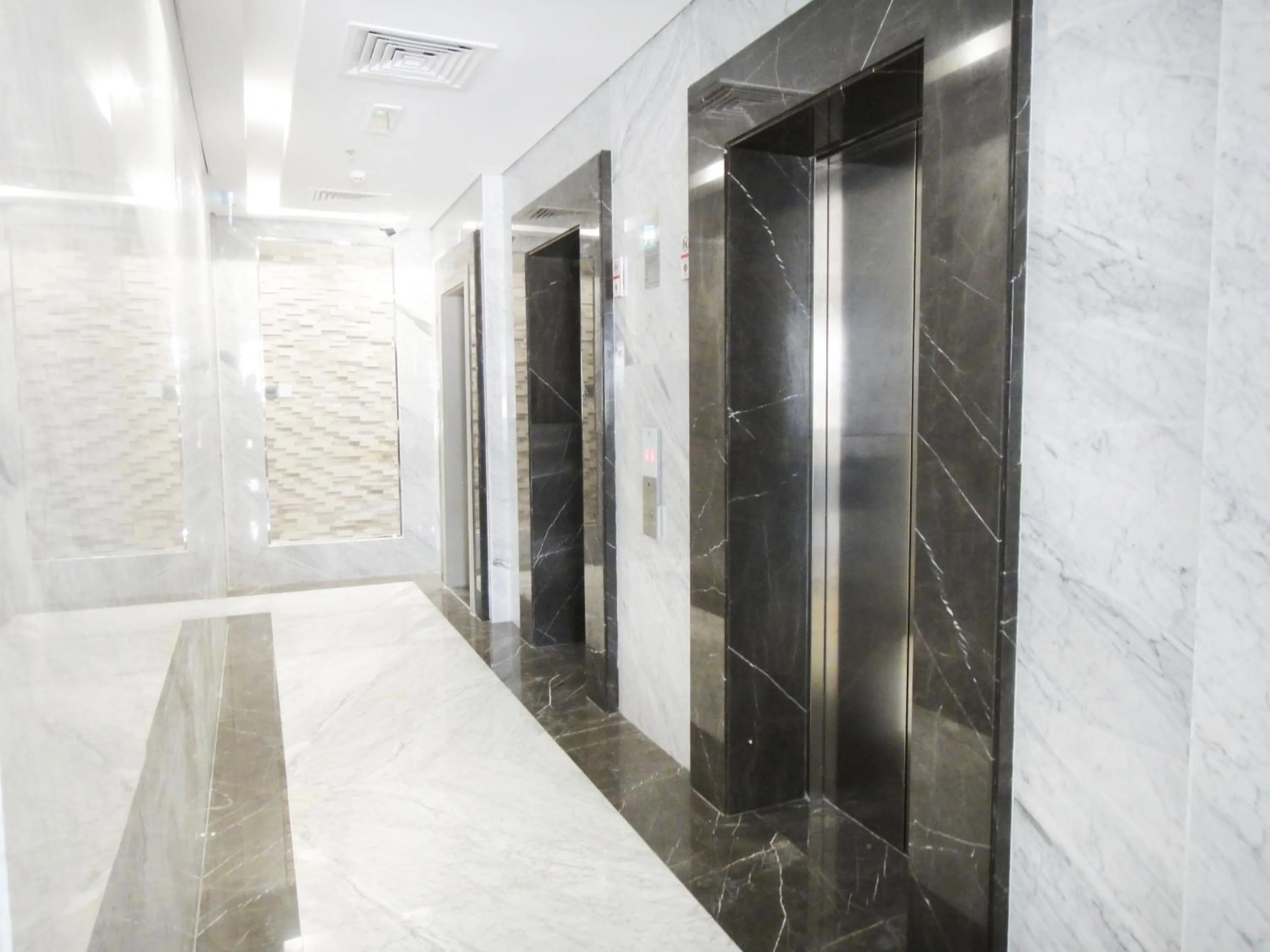 Property building in Warsan Star Residence - Home Stay