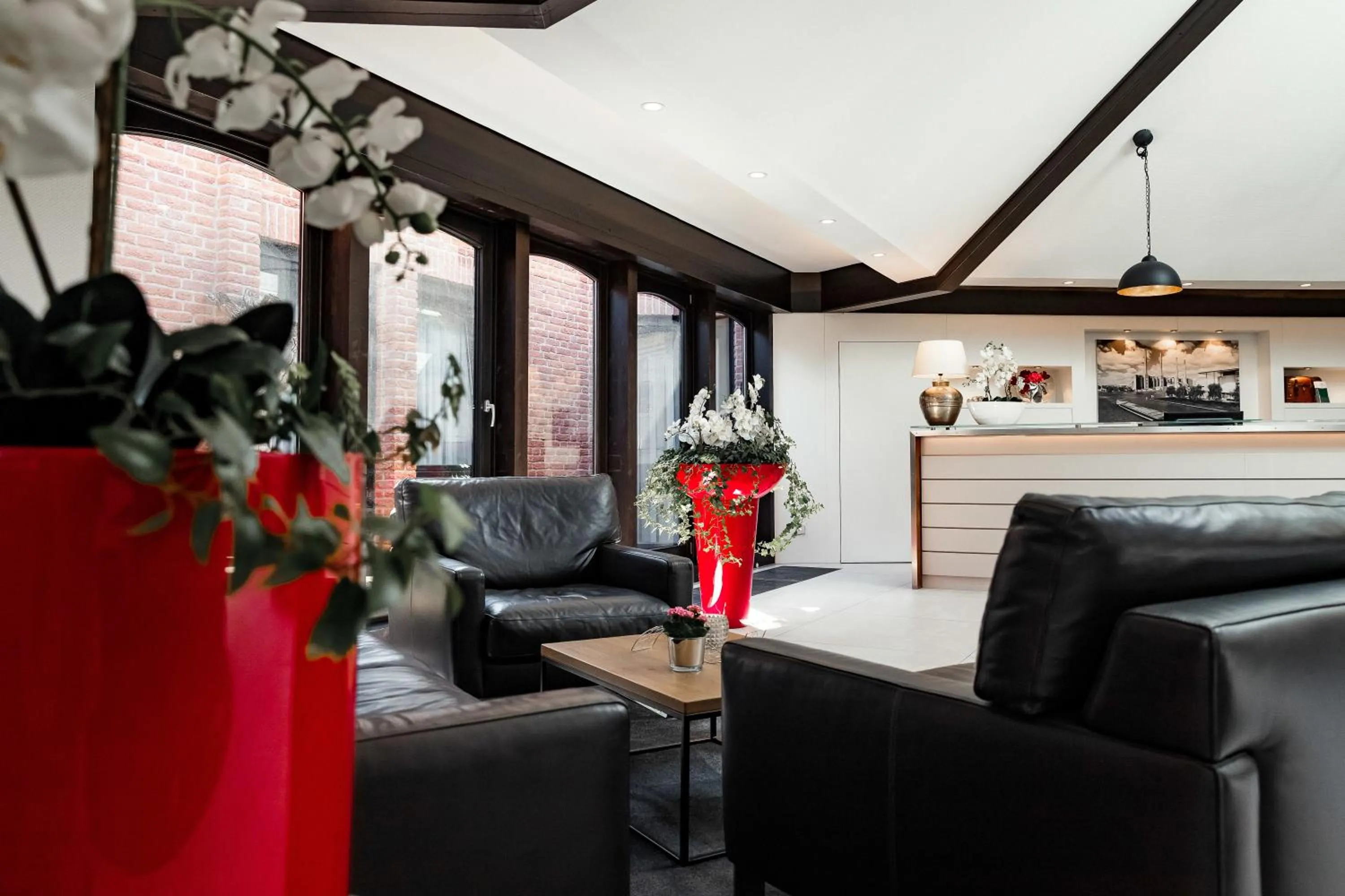 Lobby or reception in Privathotel alte mühle Wolfsburg-Weyhausen