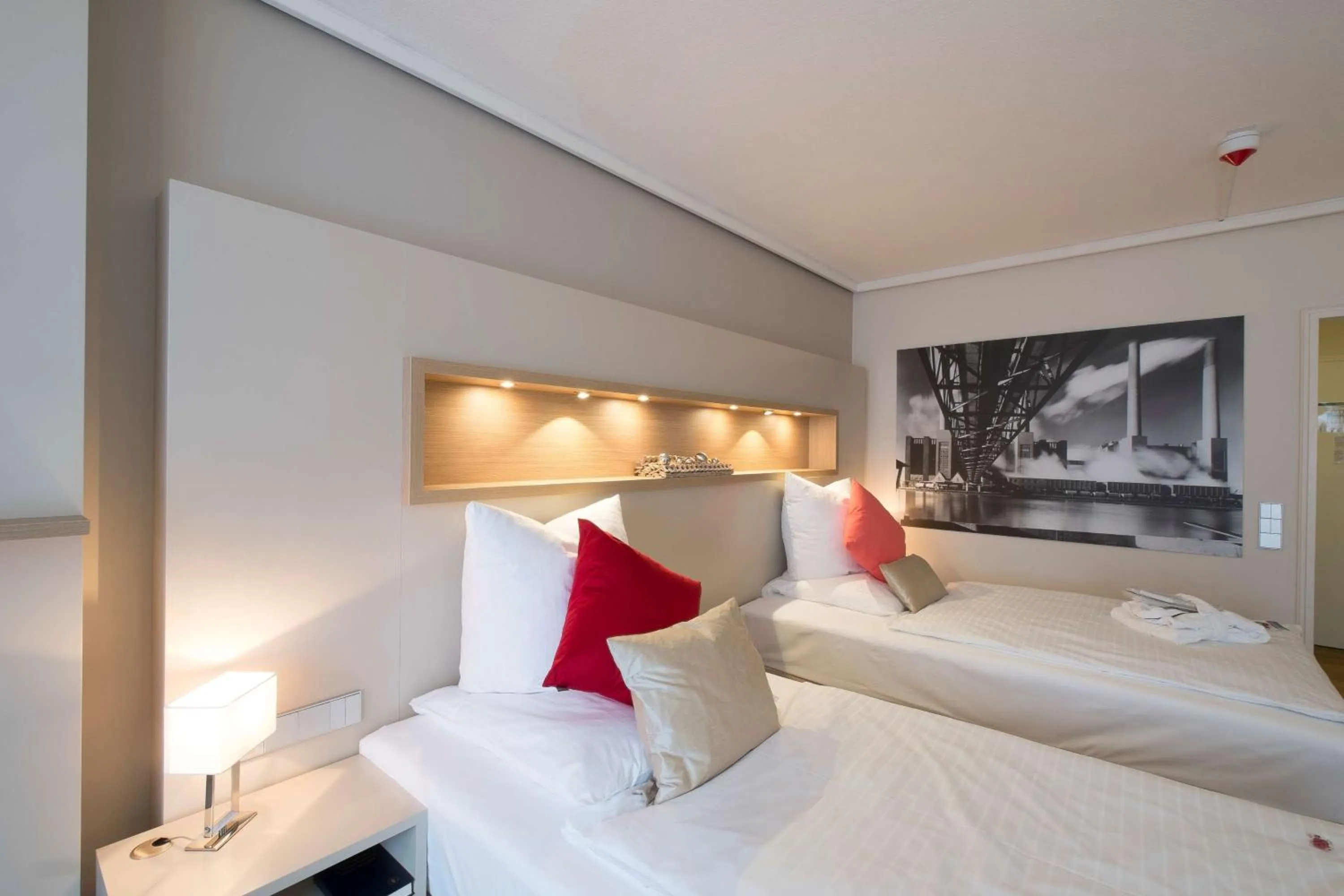 Photo of the whole room, Bed in Privathotel alte mühle Wolfsburg-Weyhausen