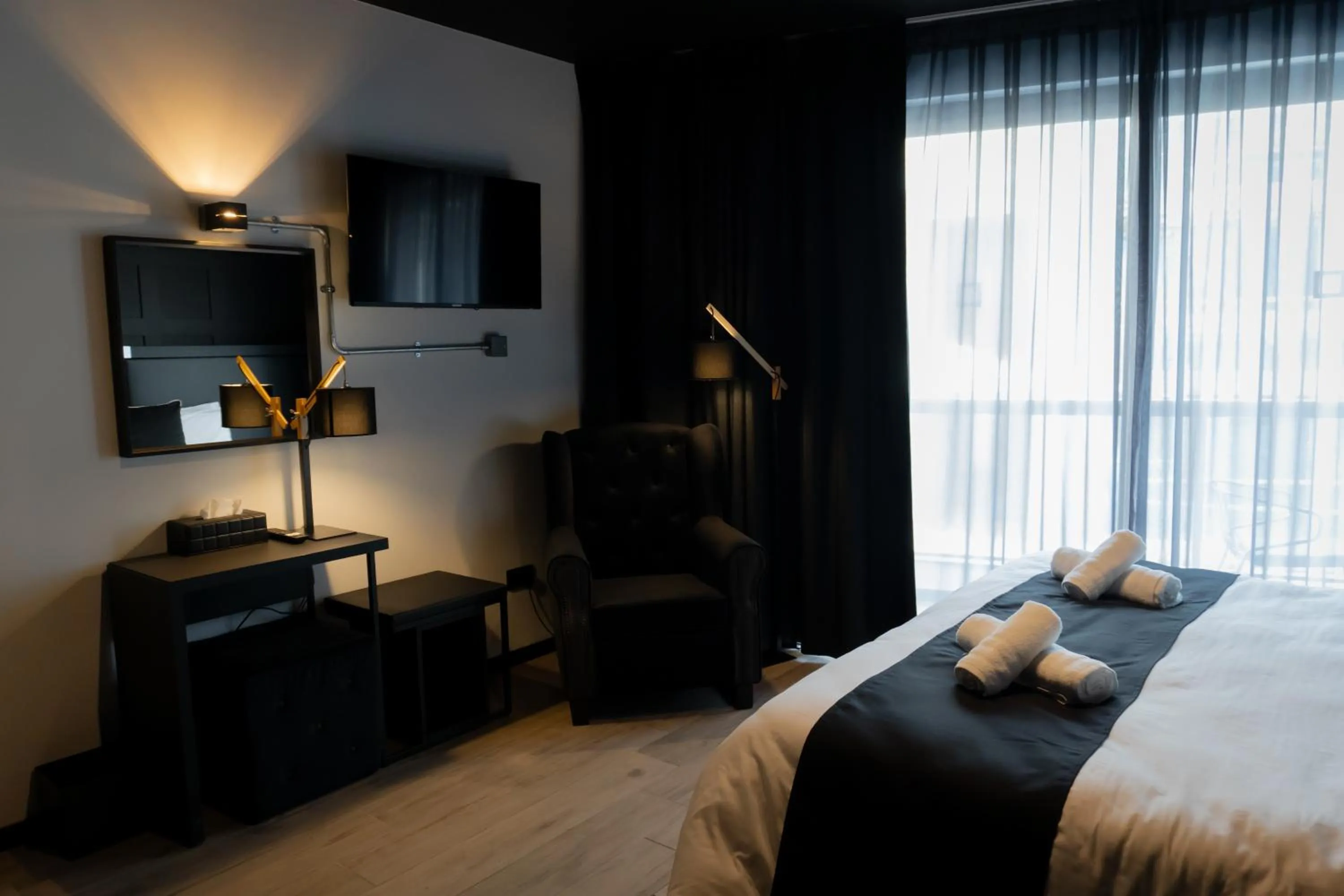 Bedroom, Bed in Block