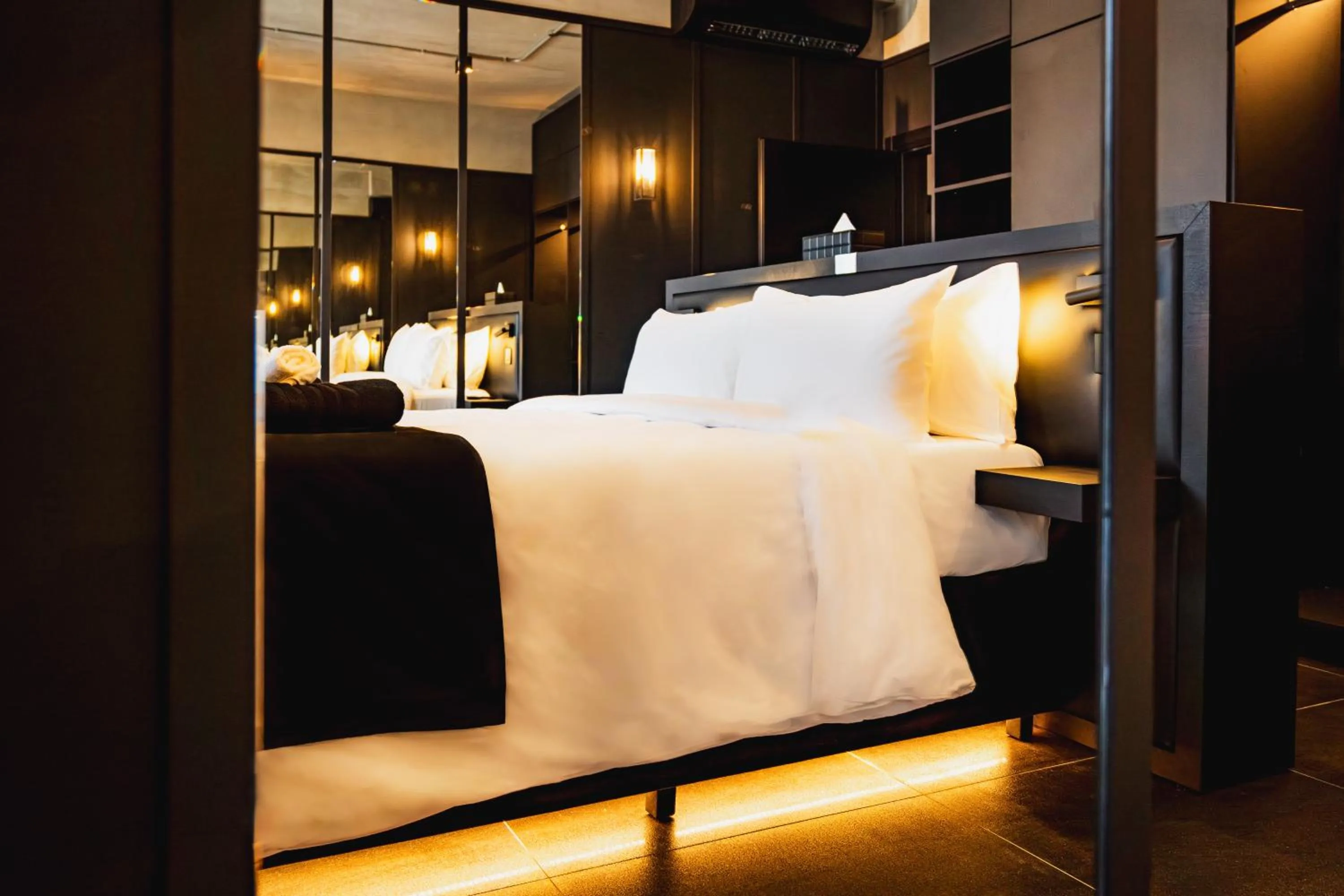 Bedroom, Bed in Block