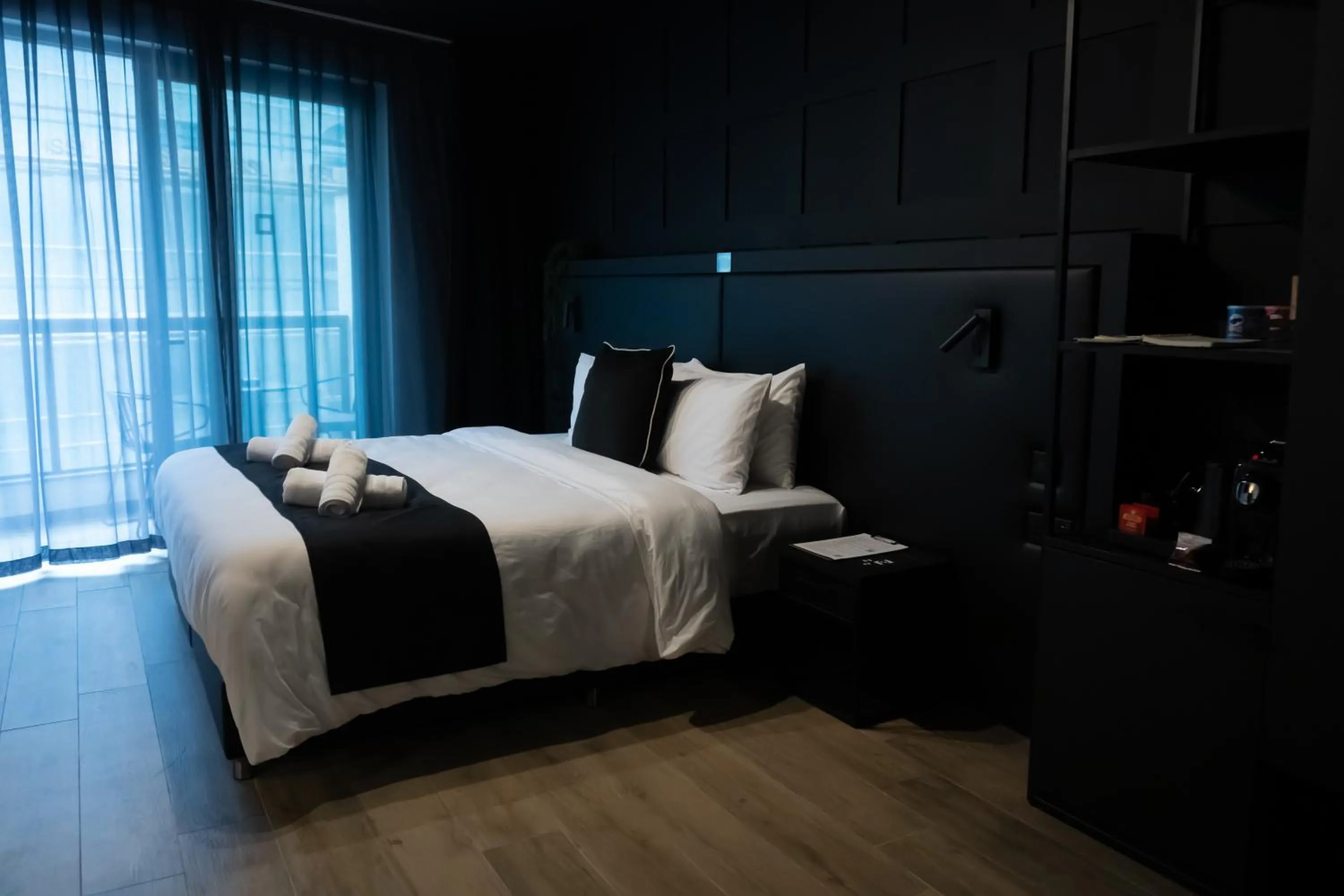 Bedroom, Bed in Block