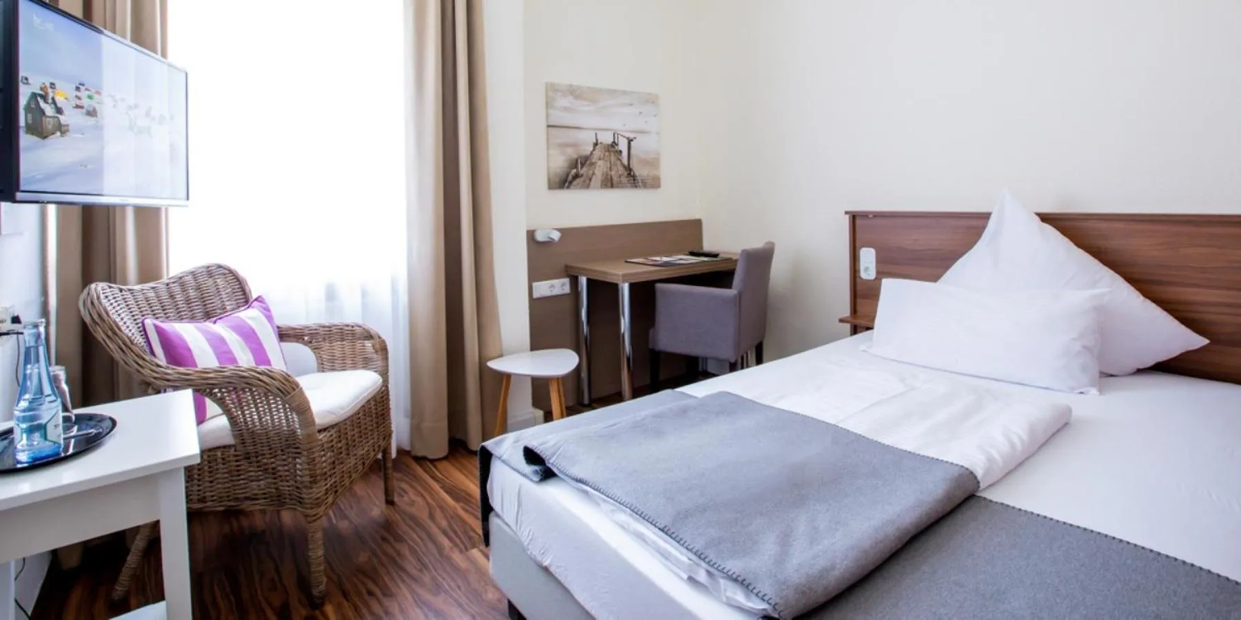 Photo of the whole room, Bed in Hotel Das Kronprinz