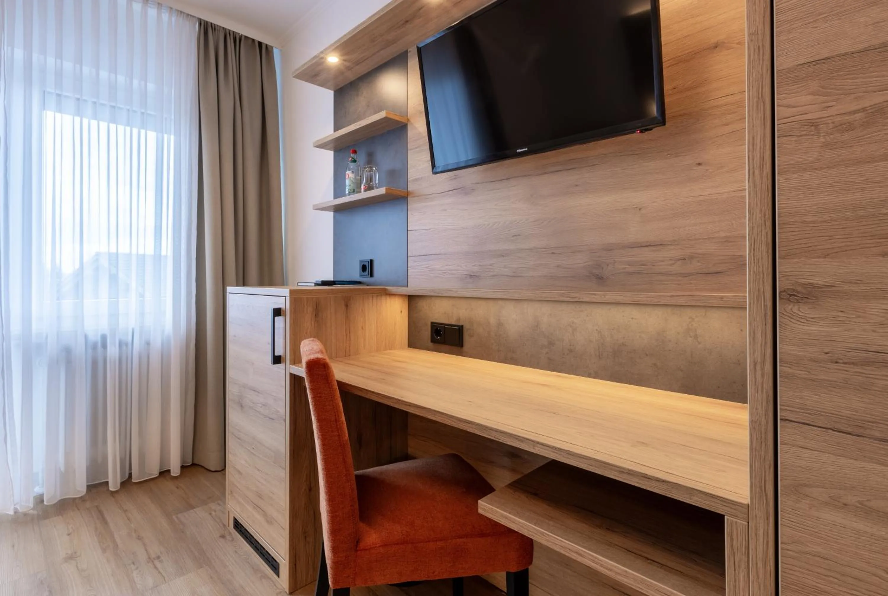 Photo of the whole room in Hotel Bergruh