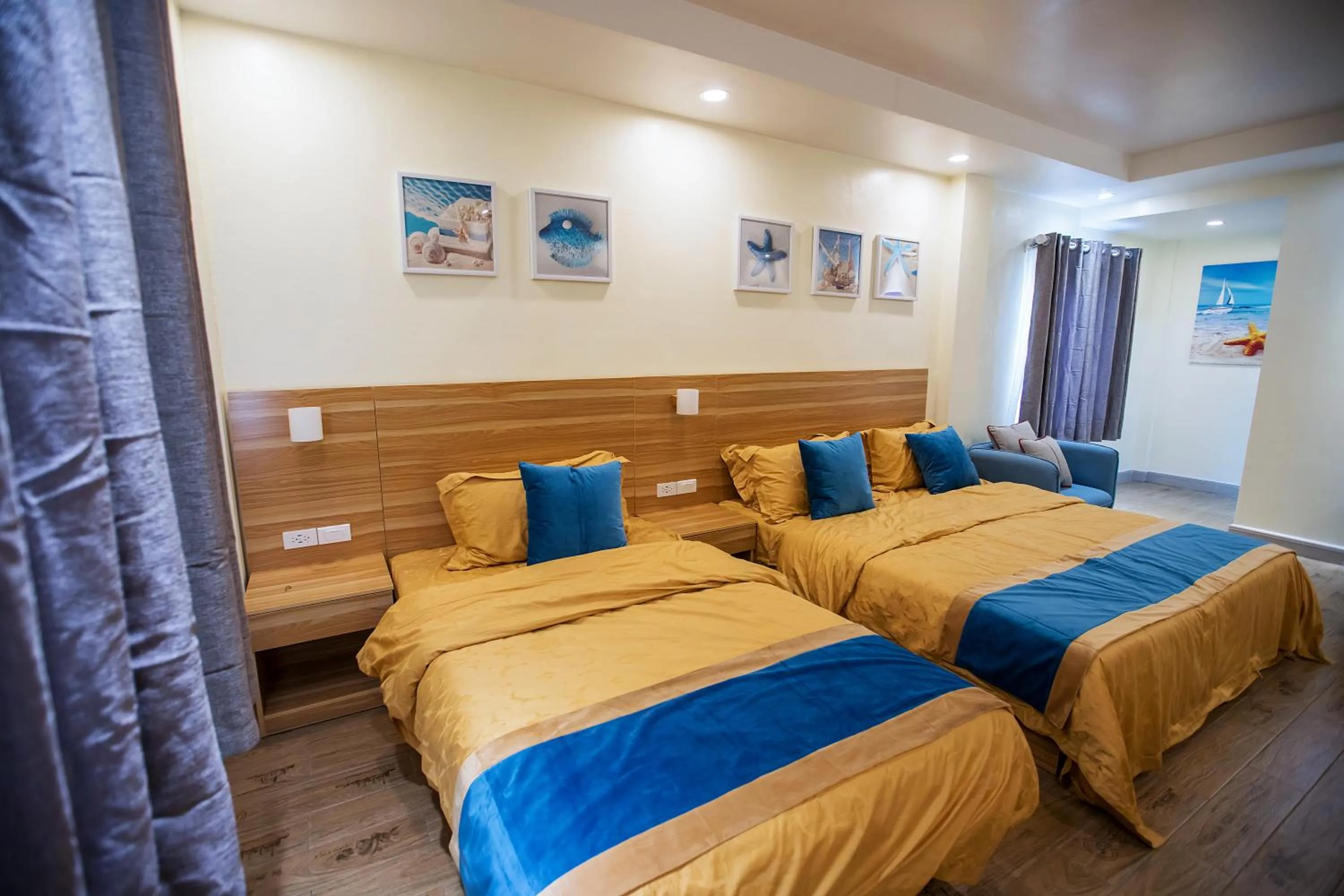 Photo of the whole room, Bed in Residence Lodge