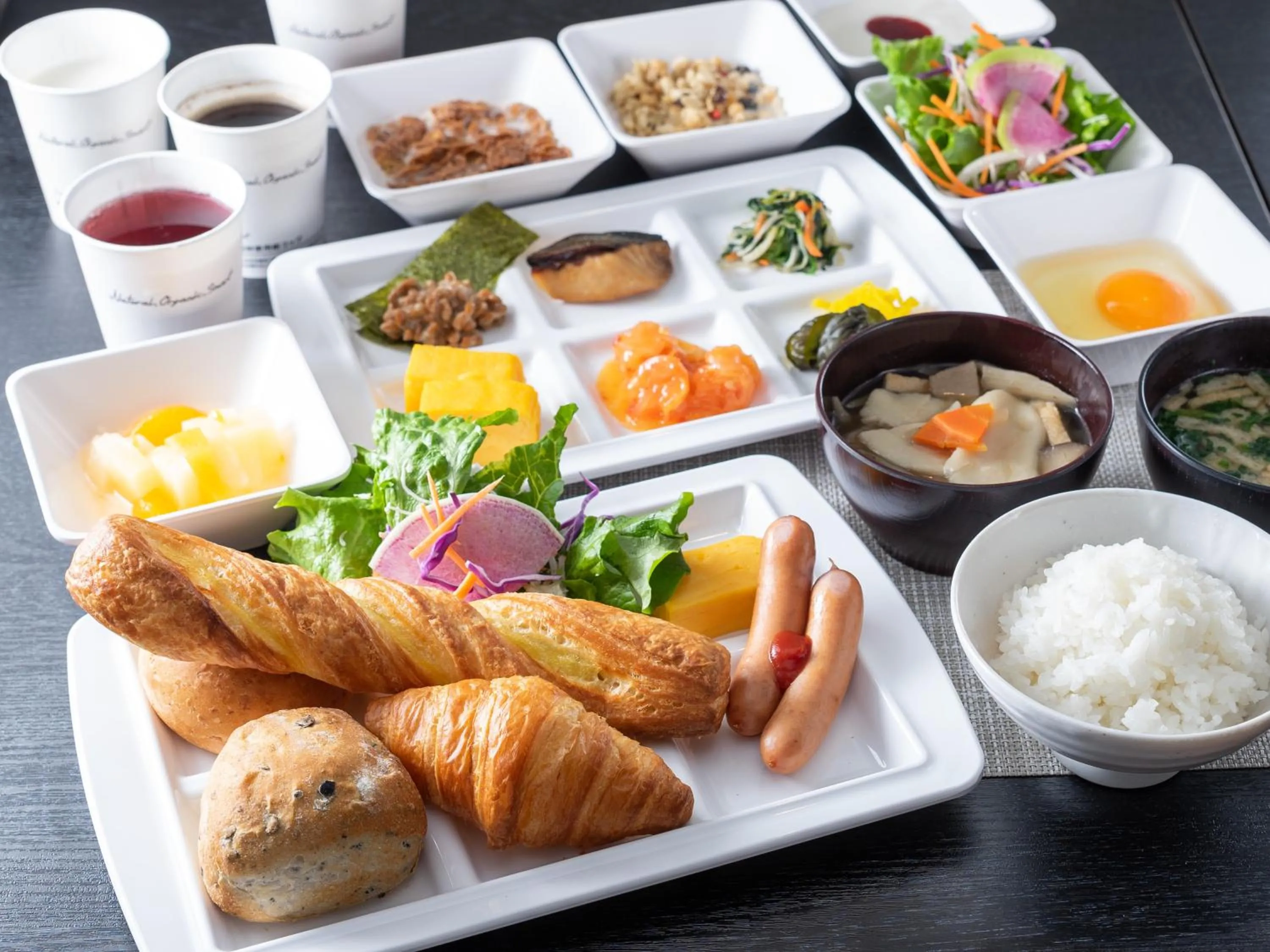 Food and drinks in Super Hotel Yahaba Station East Exit