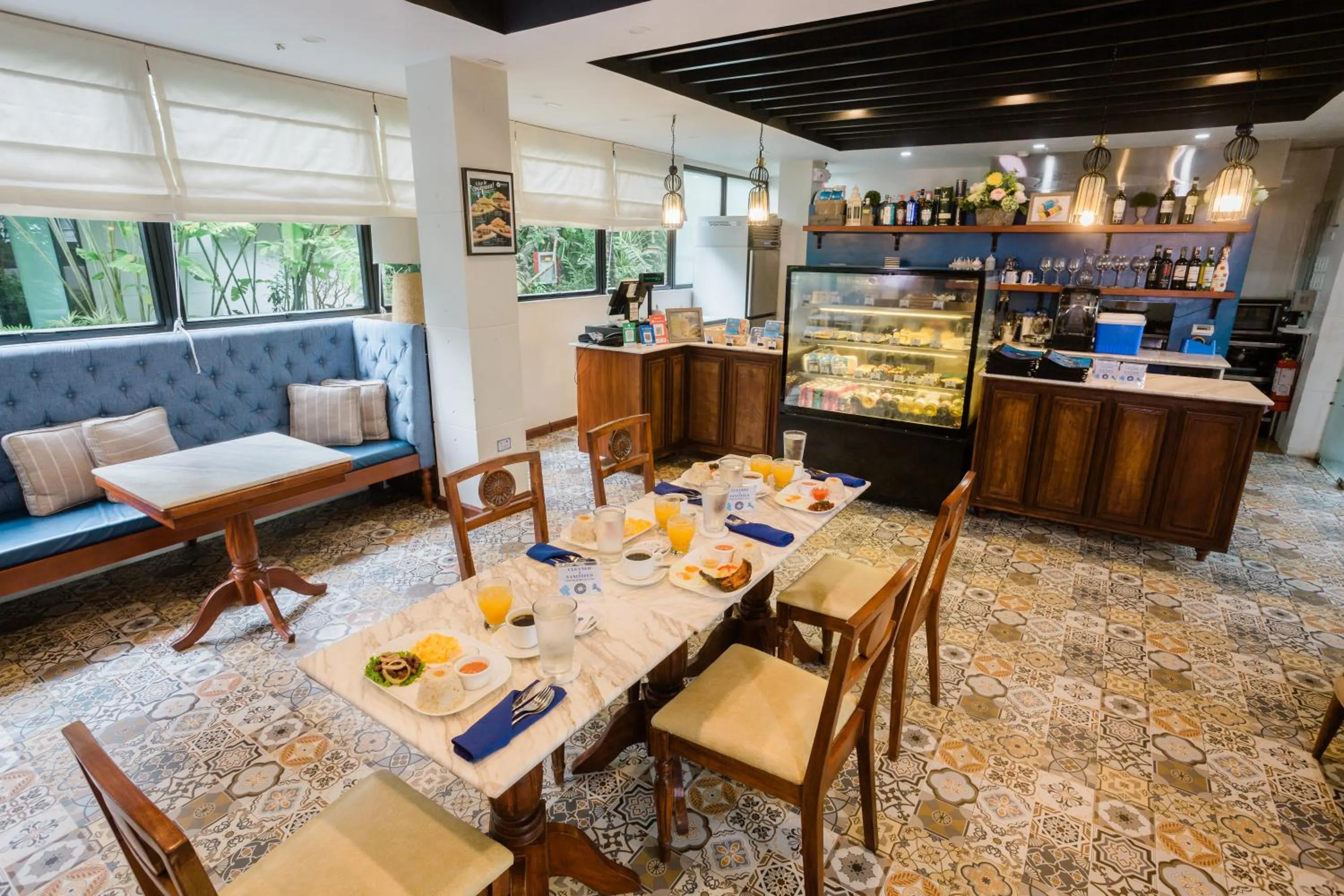 Restaurant/places to eat in The Henry Resort Dumaguete