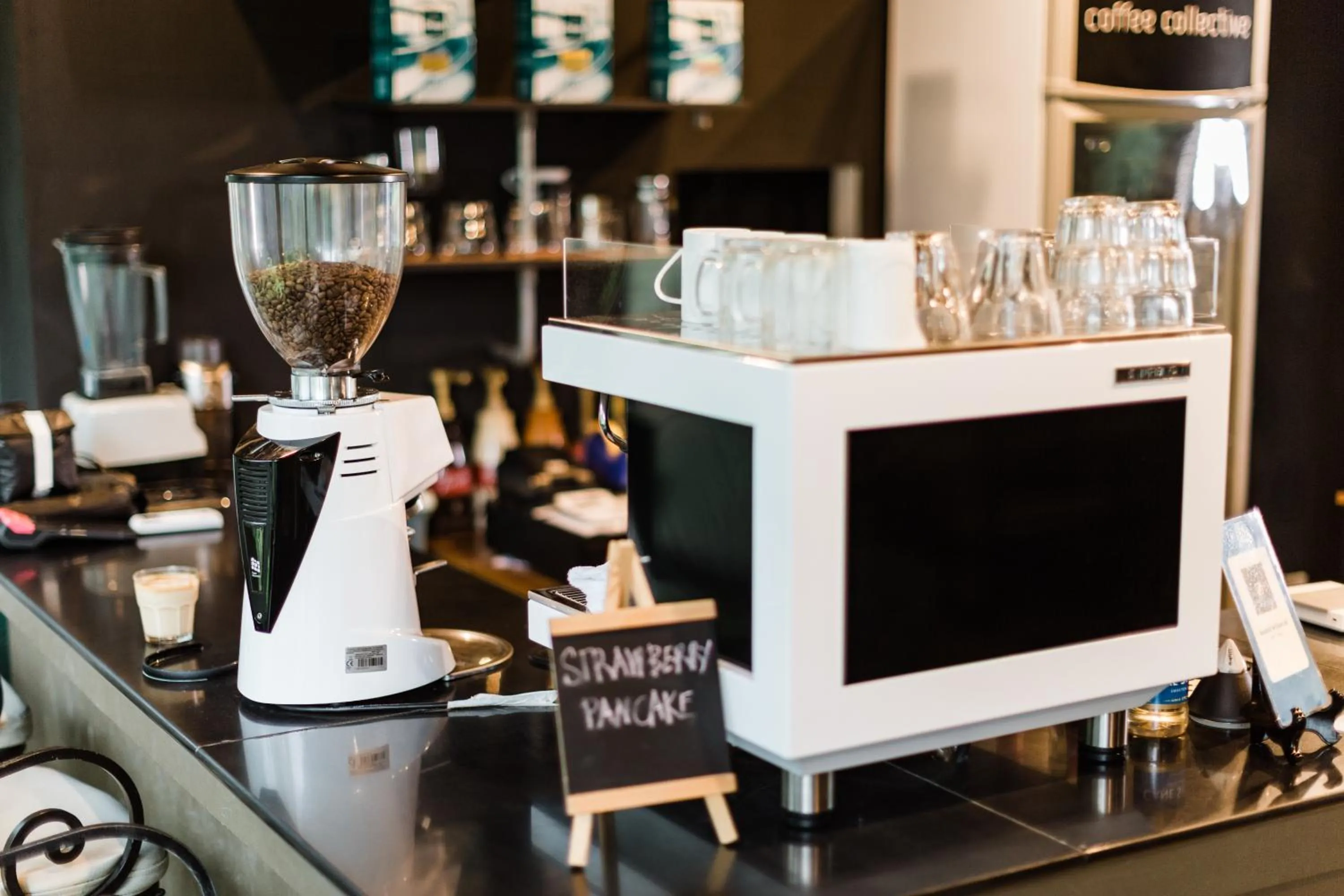 Restaurant/places to eat in The Henry Resort Dumaguete