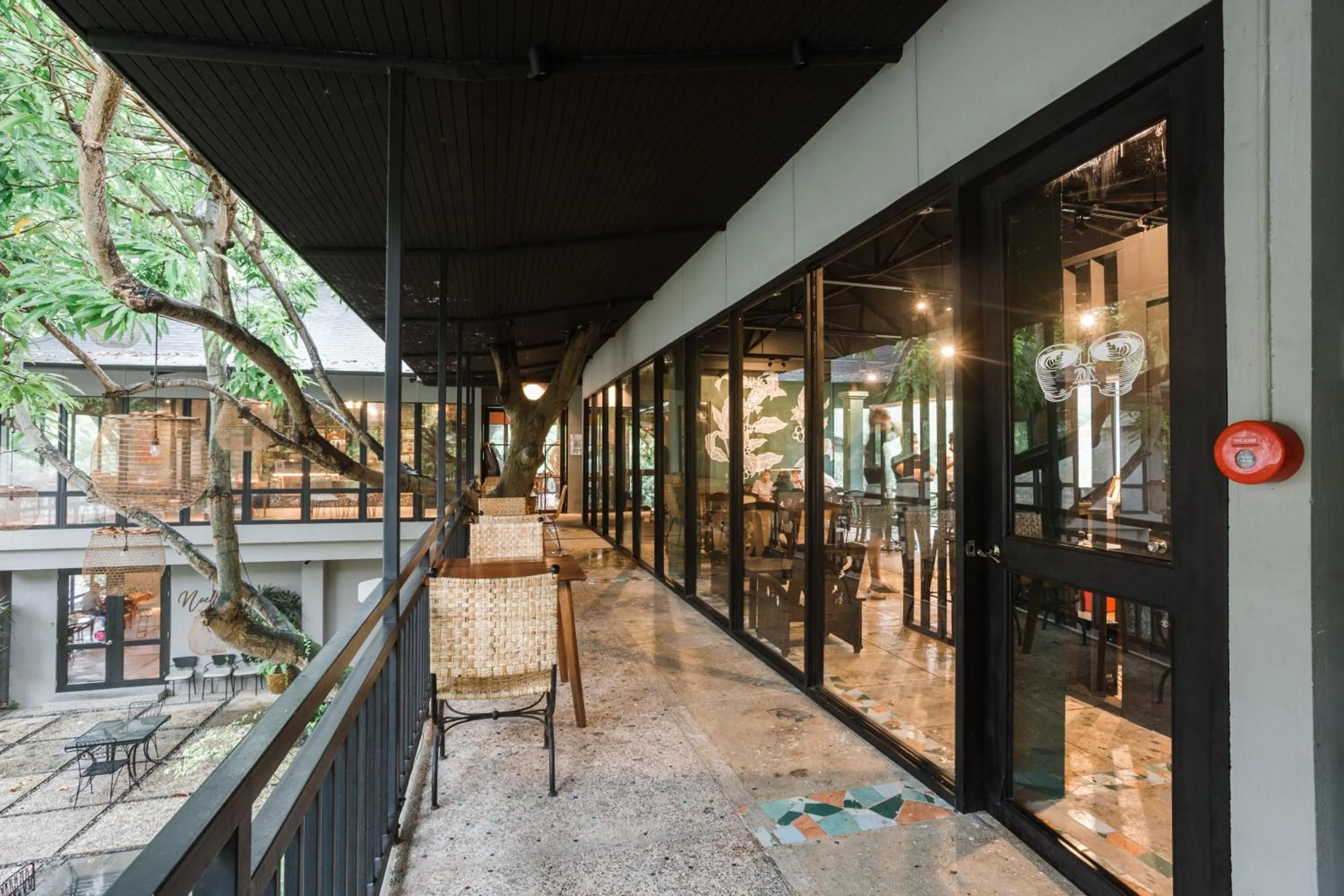 Restaurant/places to eat in The Henry Resort Dumaguete