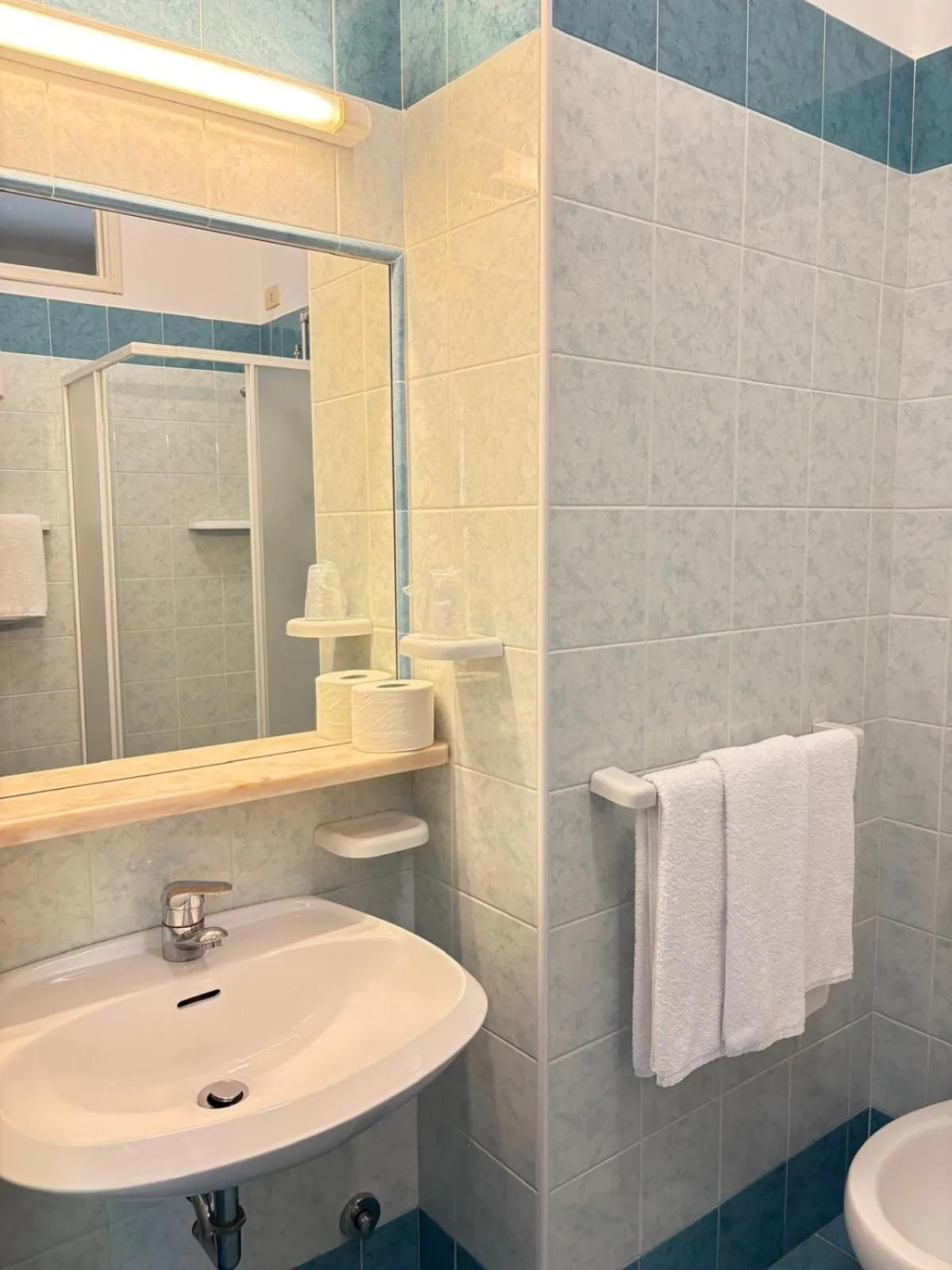 Shower in Hotel Maronti