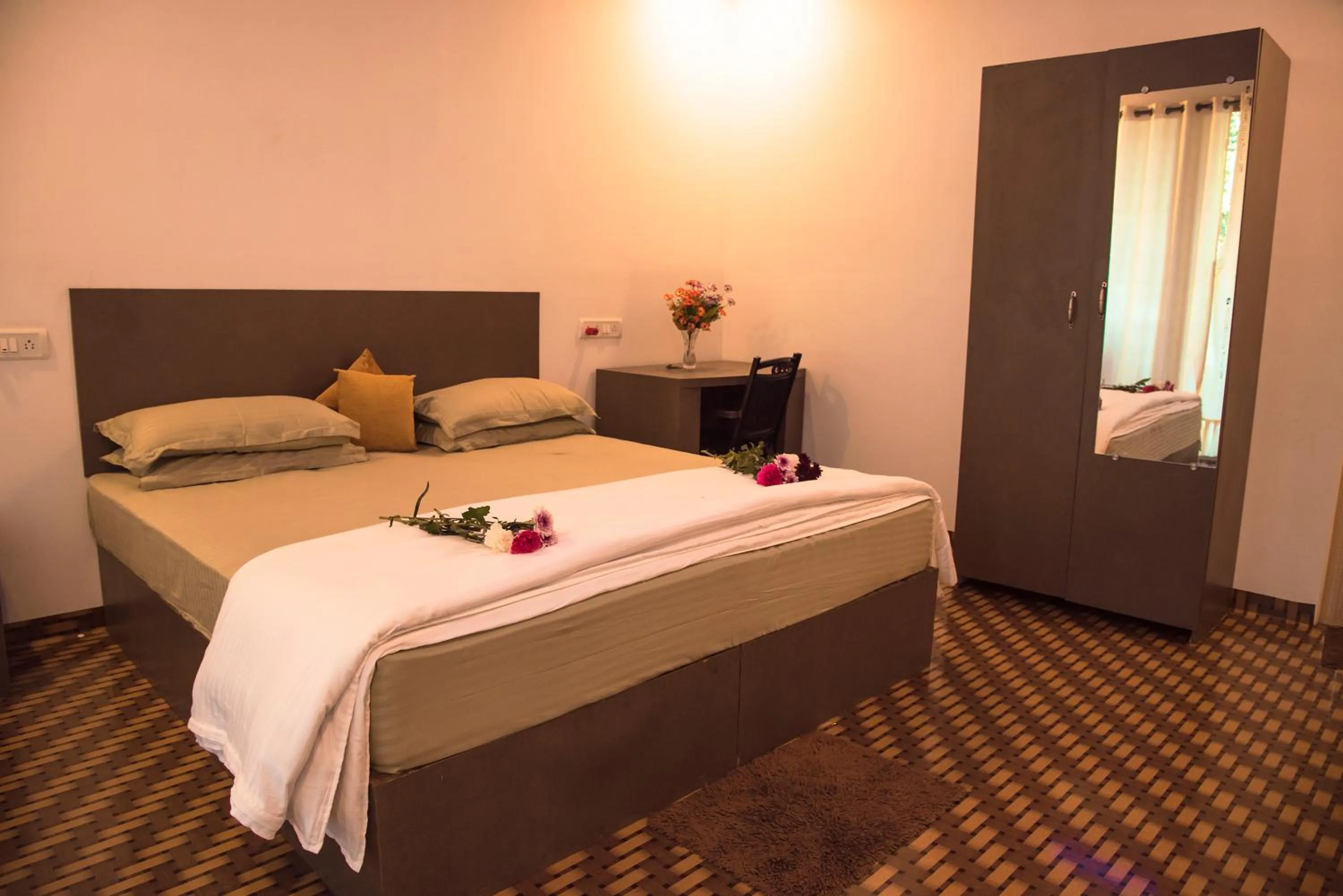 Photo of the whole room, Bed in Patnem Beach Cottages