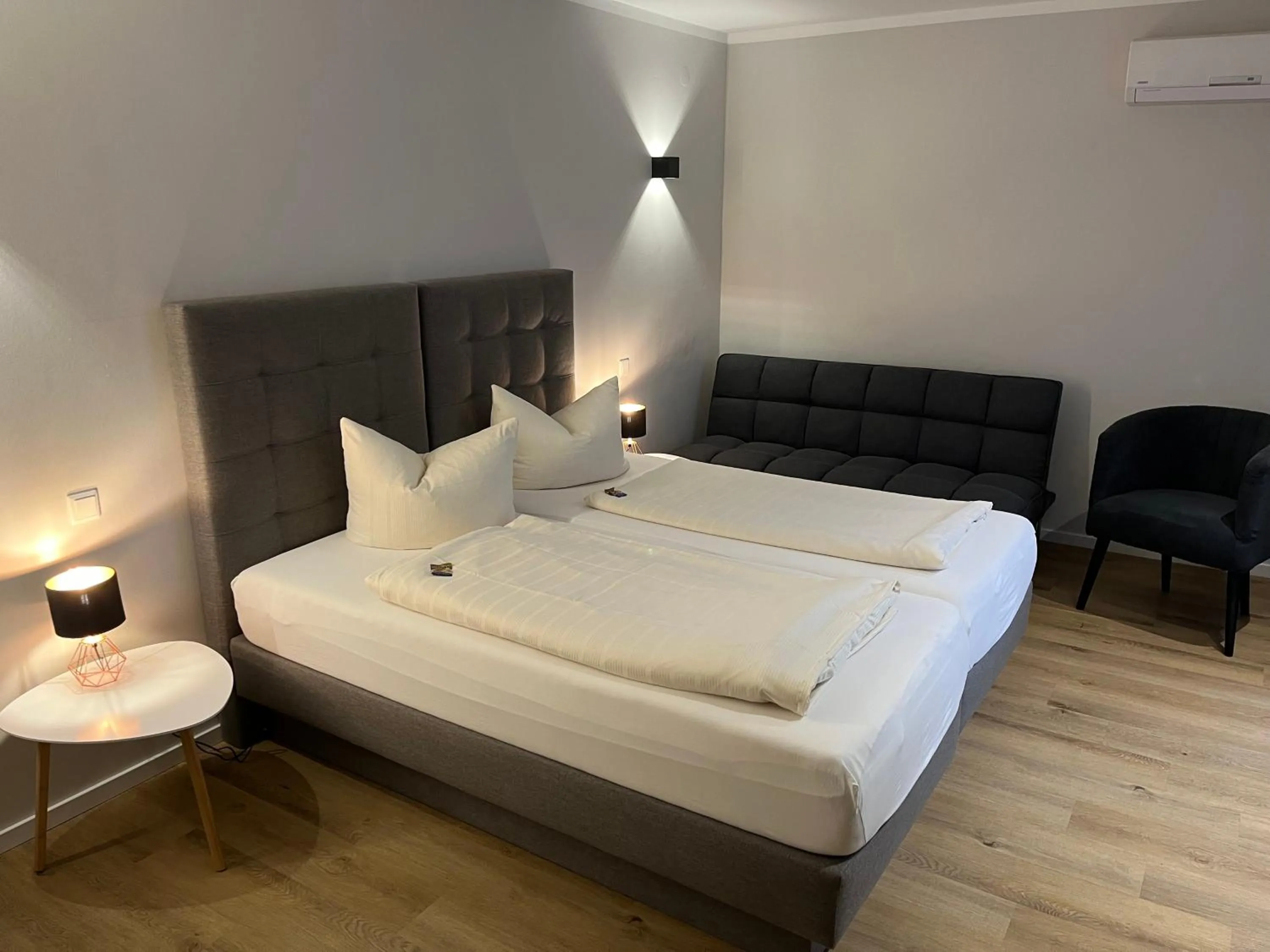 Bed in Hotel Senator