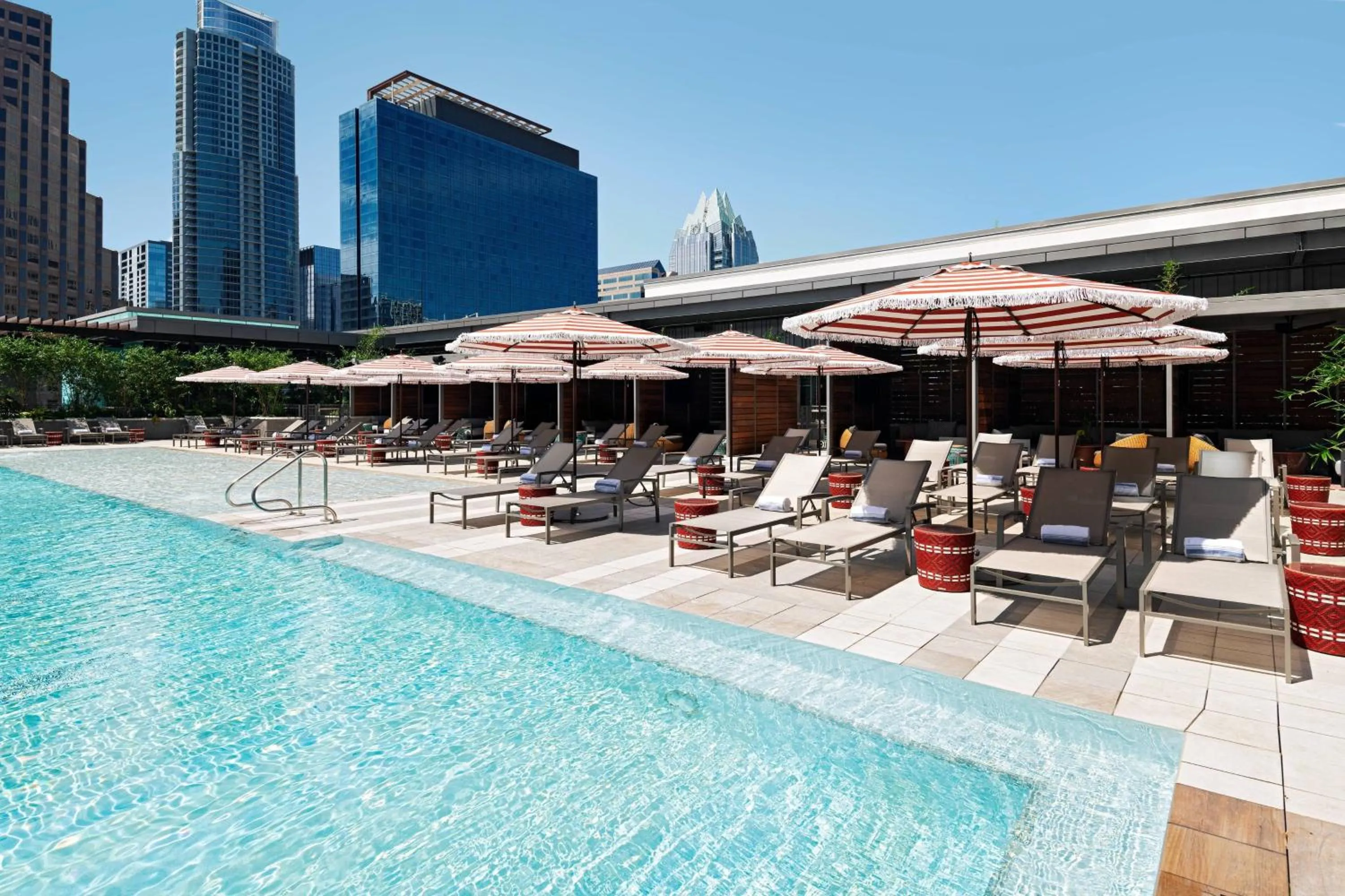 Swimming pool in Austin Marriott Downtown