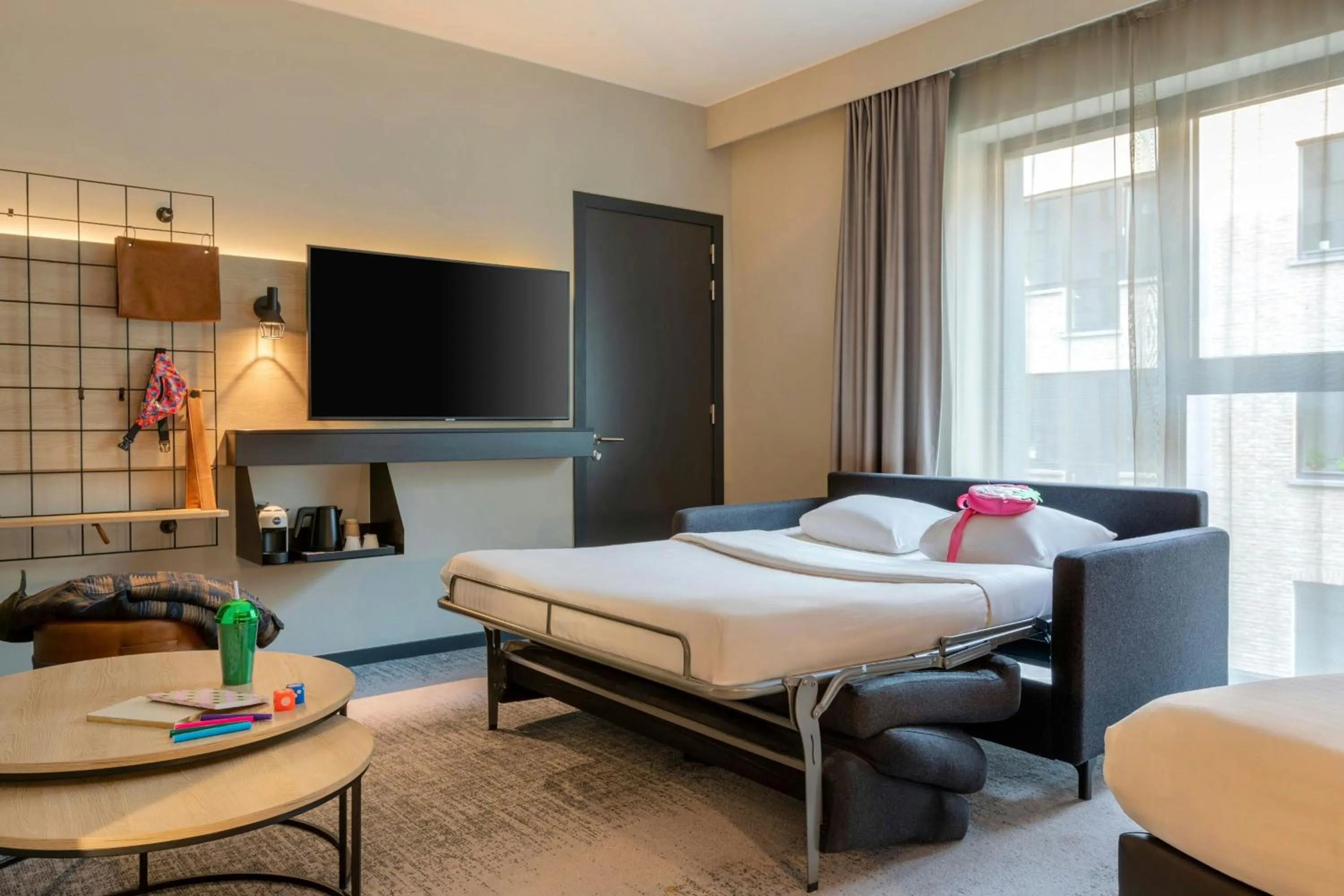 Photo of the whole room, Bed in Moxy Brussels City Center