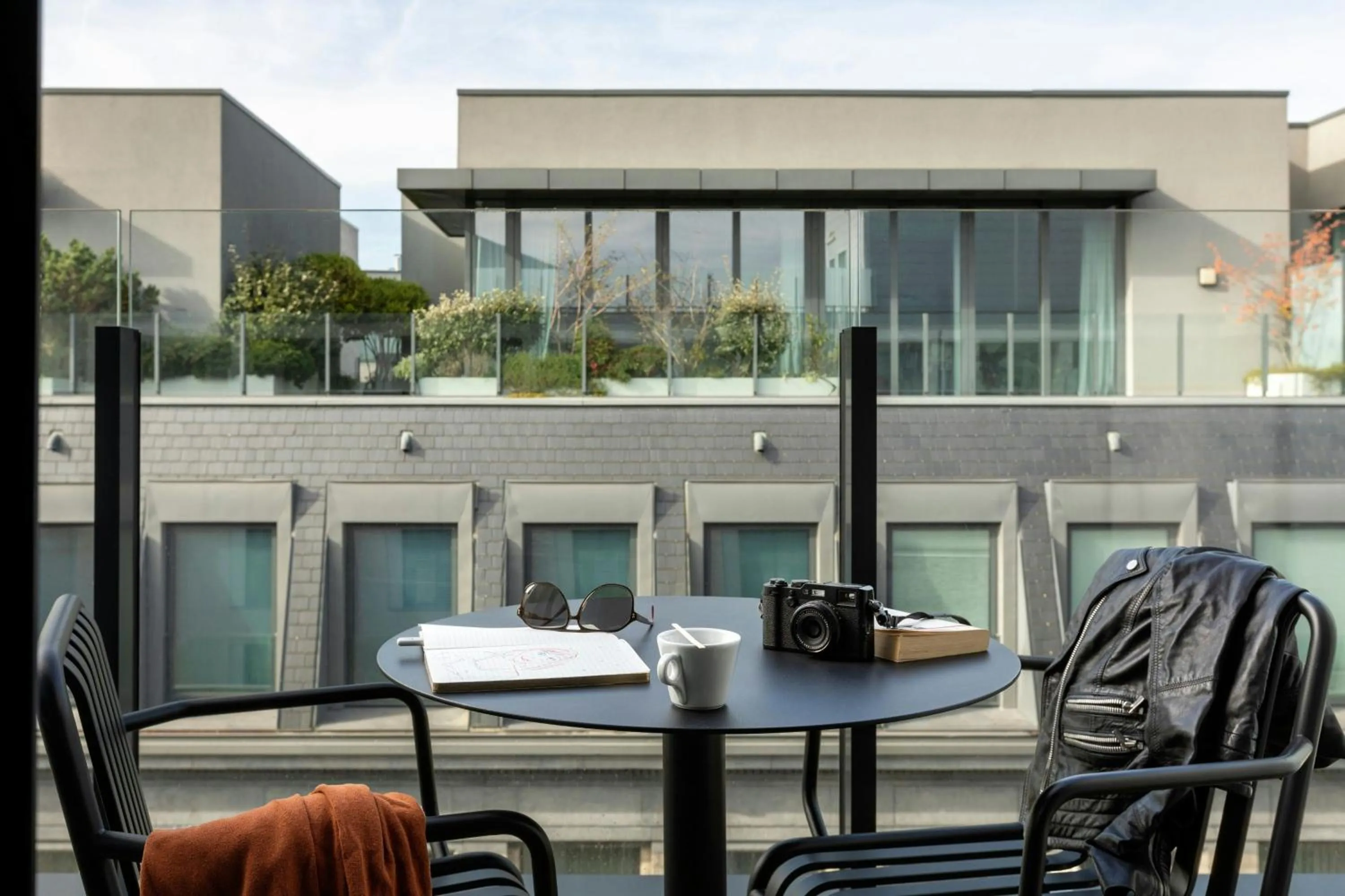 Photo of the whole room in Moxy Brussels City Center