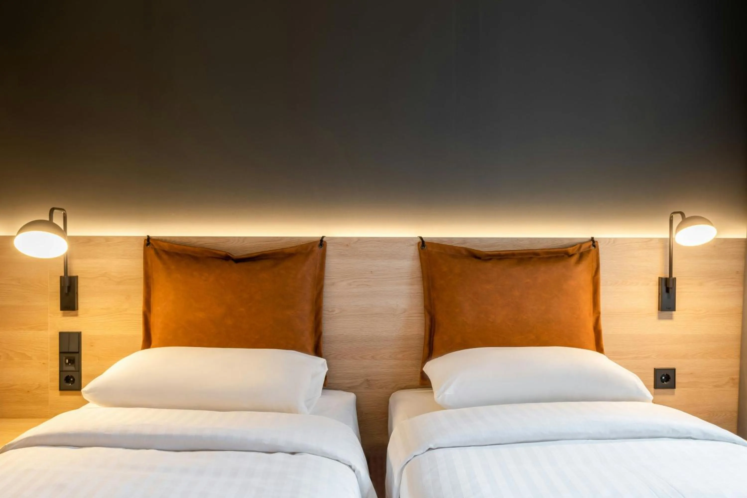 Photo of the whole room, Bed in Moxy Brussels City Center