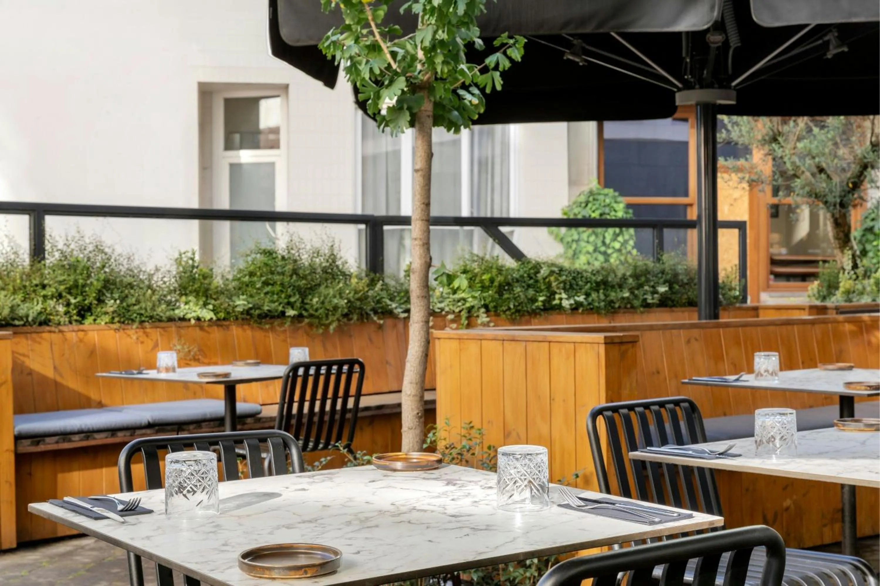 Restaurant/places to eat in Moxy Brussels City Center