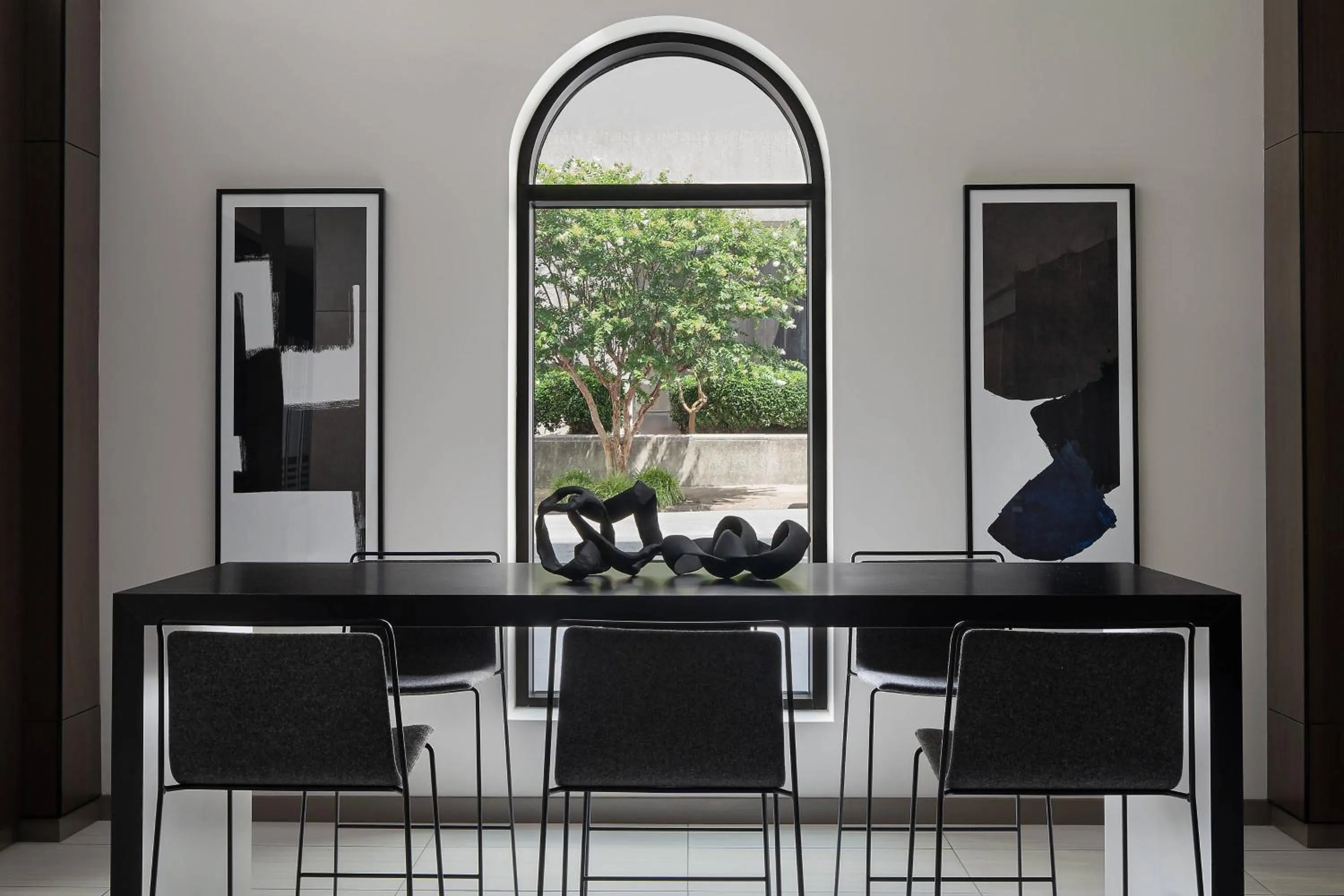 Lounge or bar in AC Hotel by Marriott Little Rock Downtown