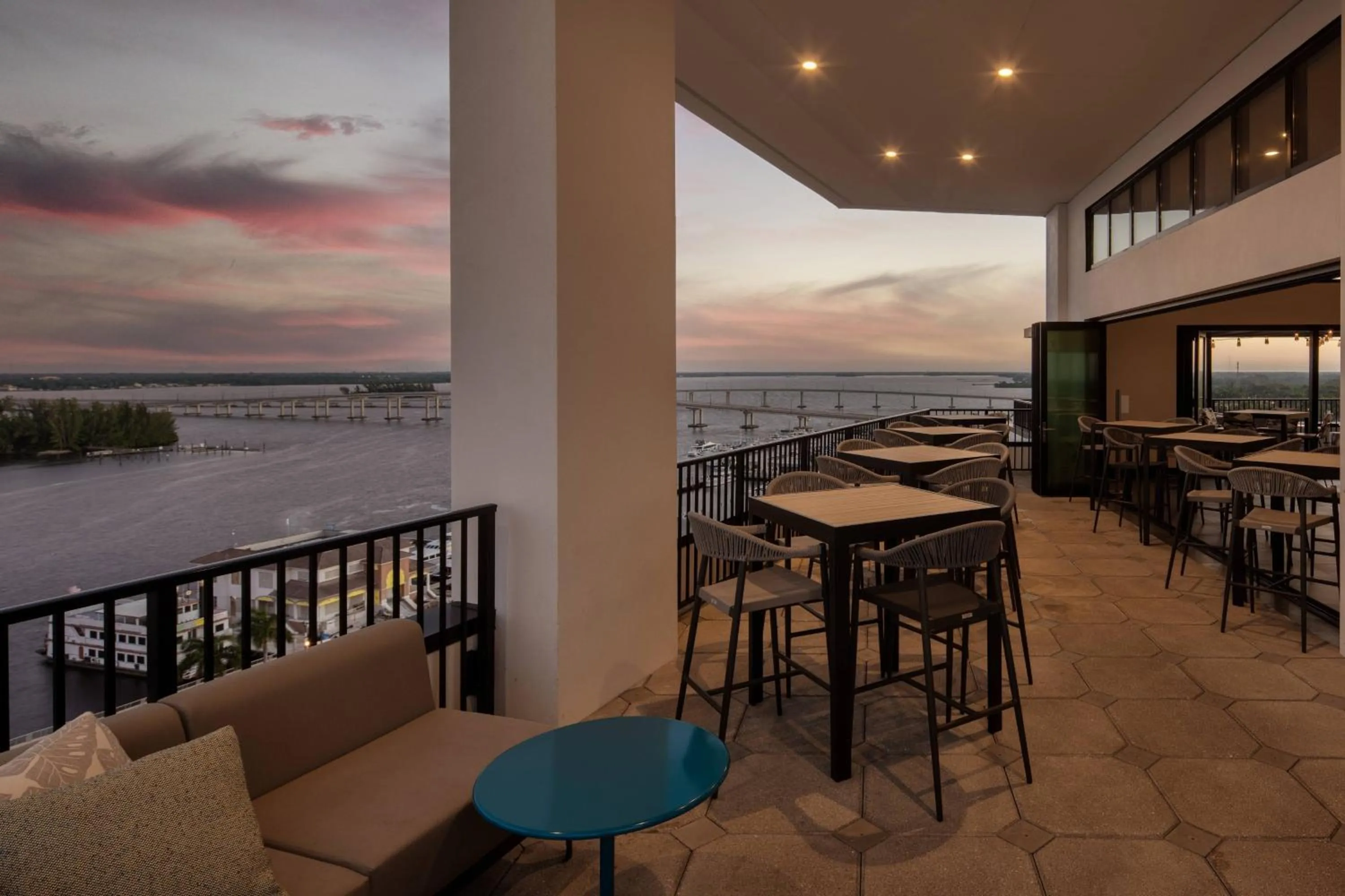 Restaurant/places to eat in Luminary Hotel & Co., Autograph Collection